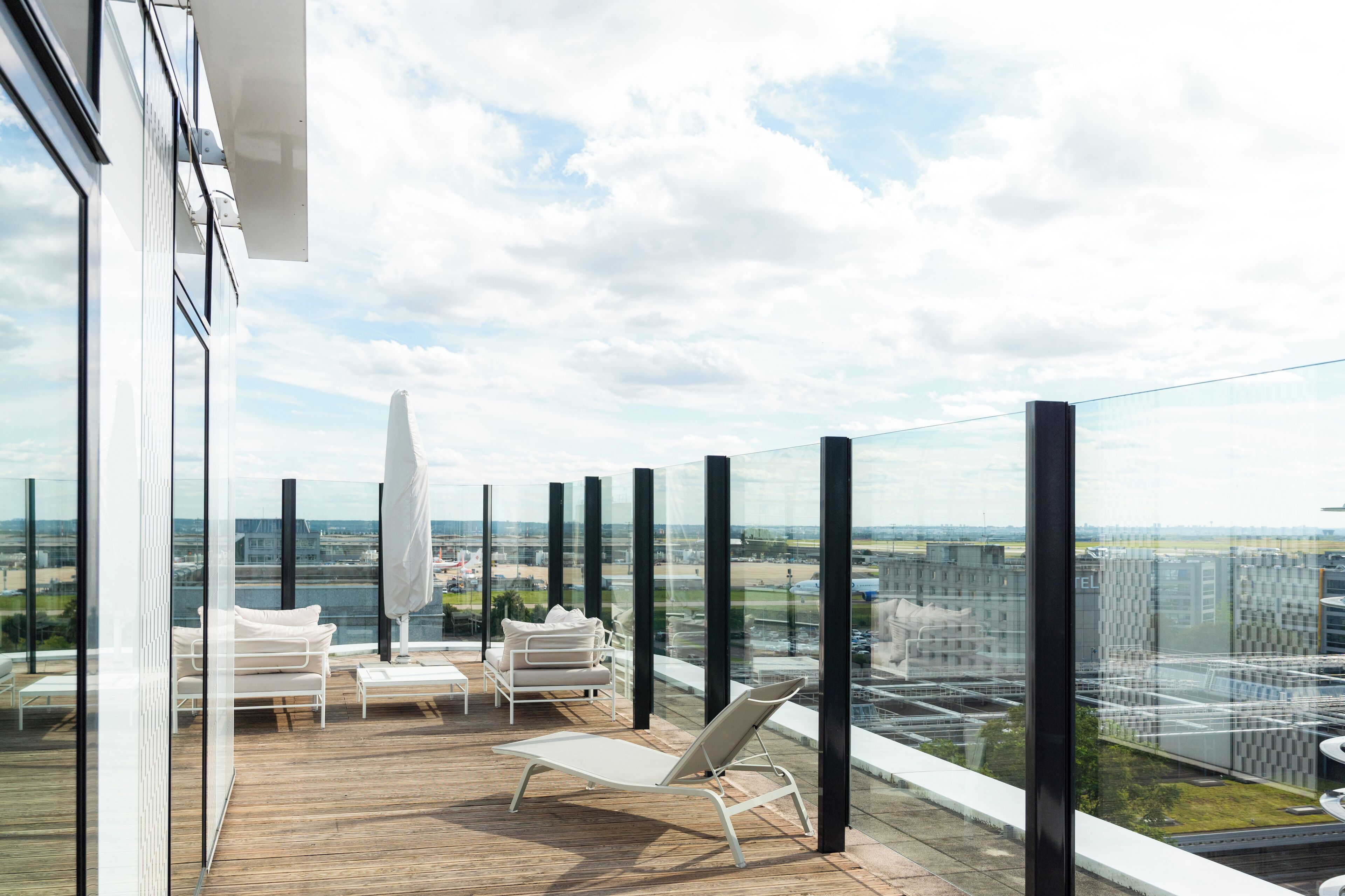 Radisson Blu CDG Airport Terminal Hotel, Paris