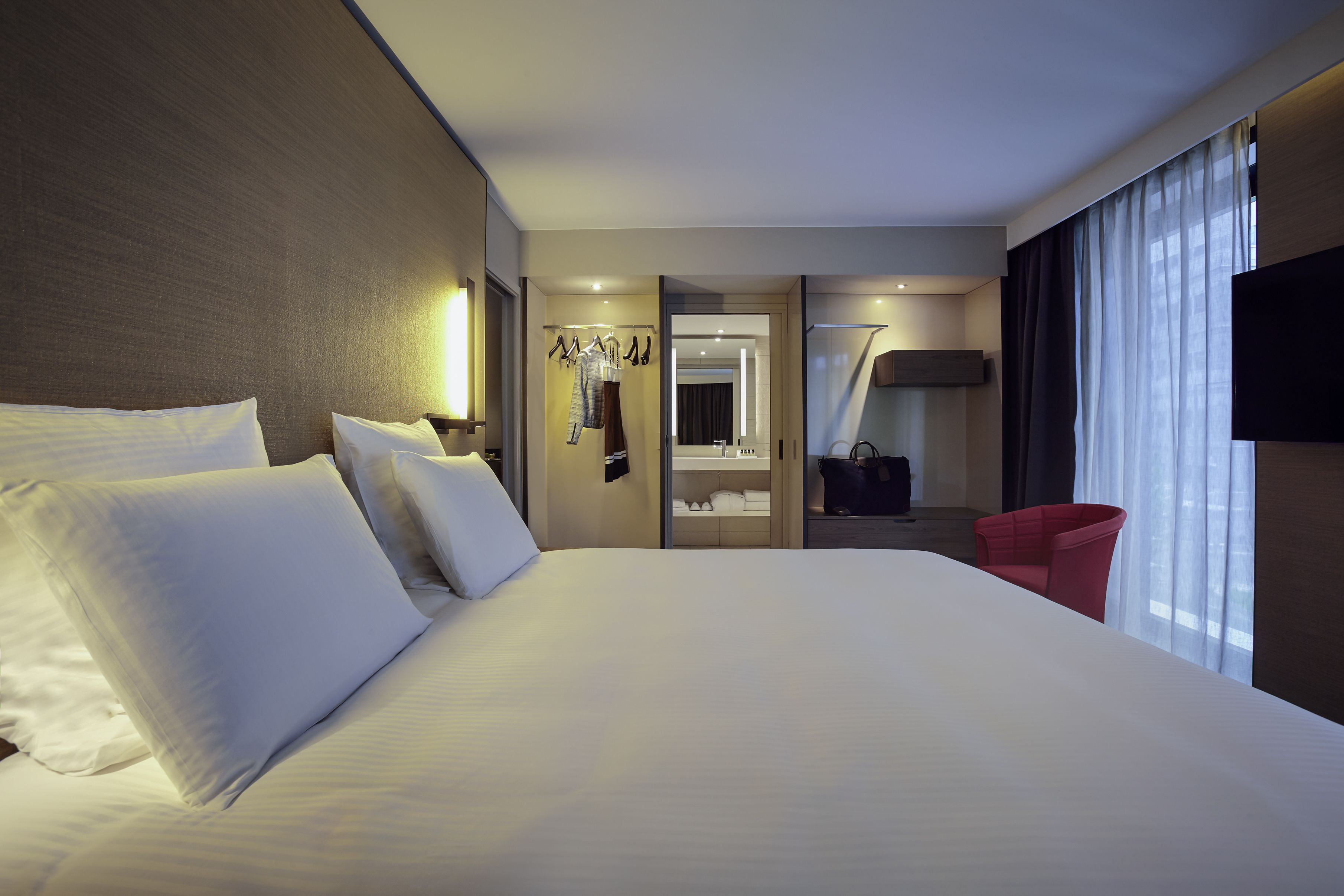 Radisson Blu CDG Airport Terminal Hotel, Paris