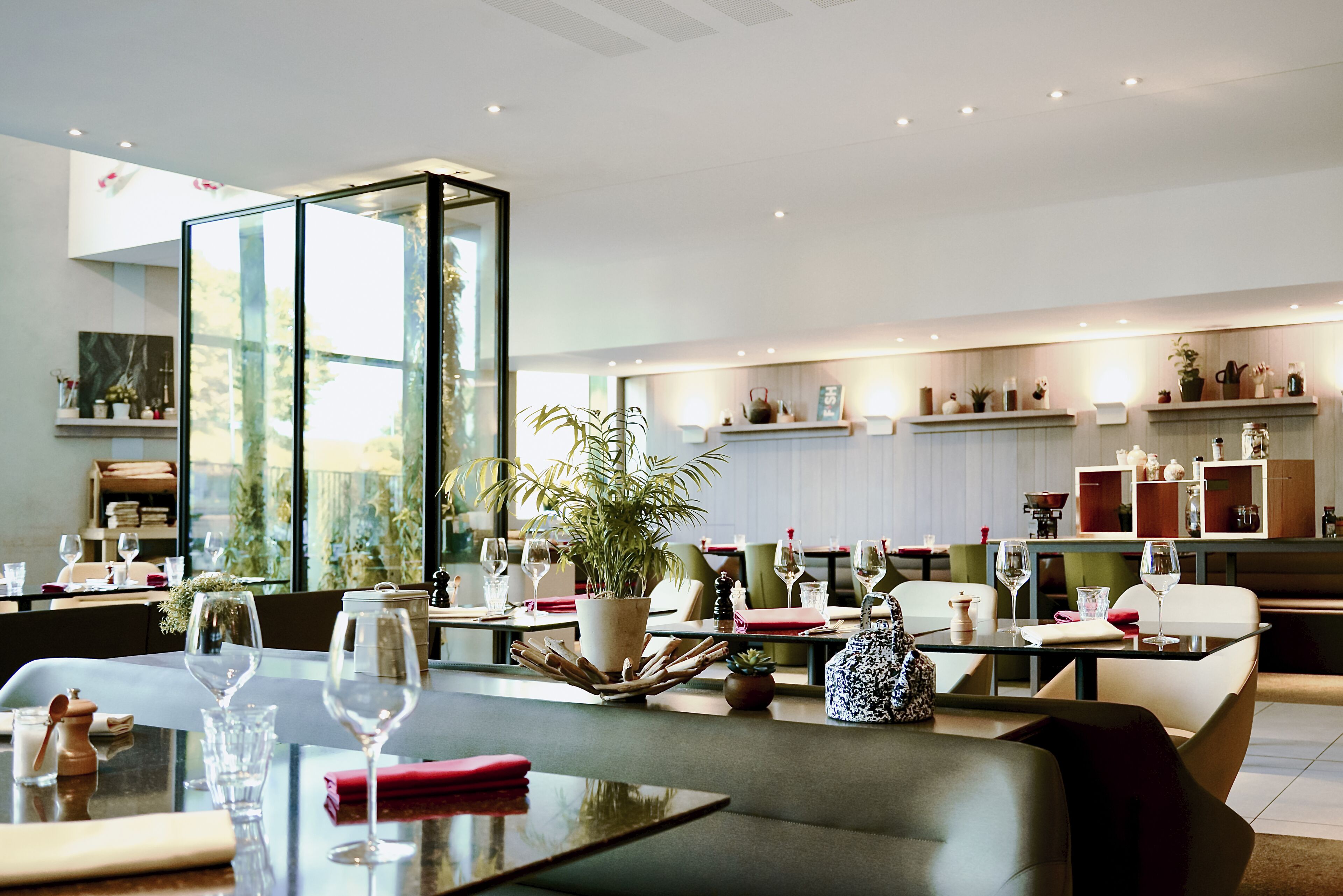 Radisson Blu CDG Airport Terminal Hotel, Paris