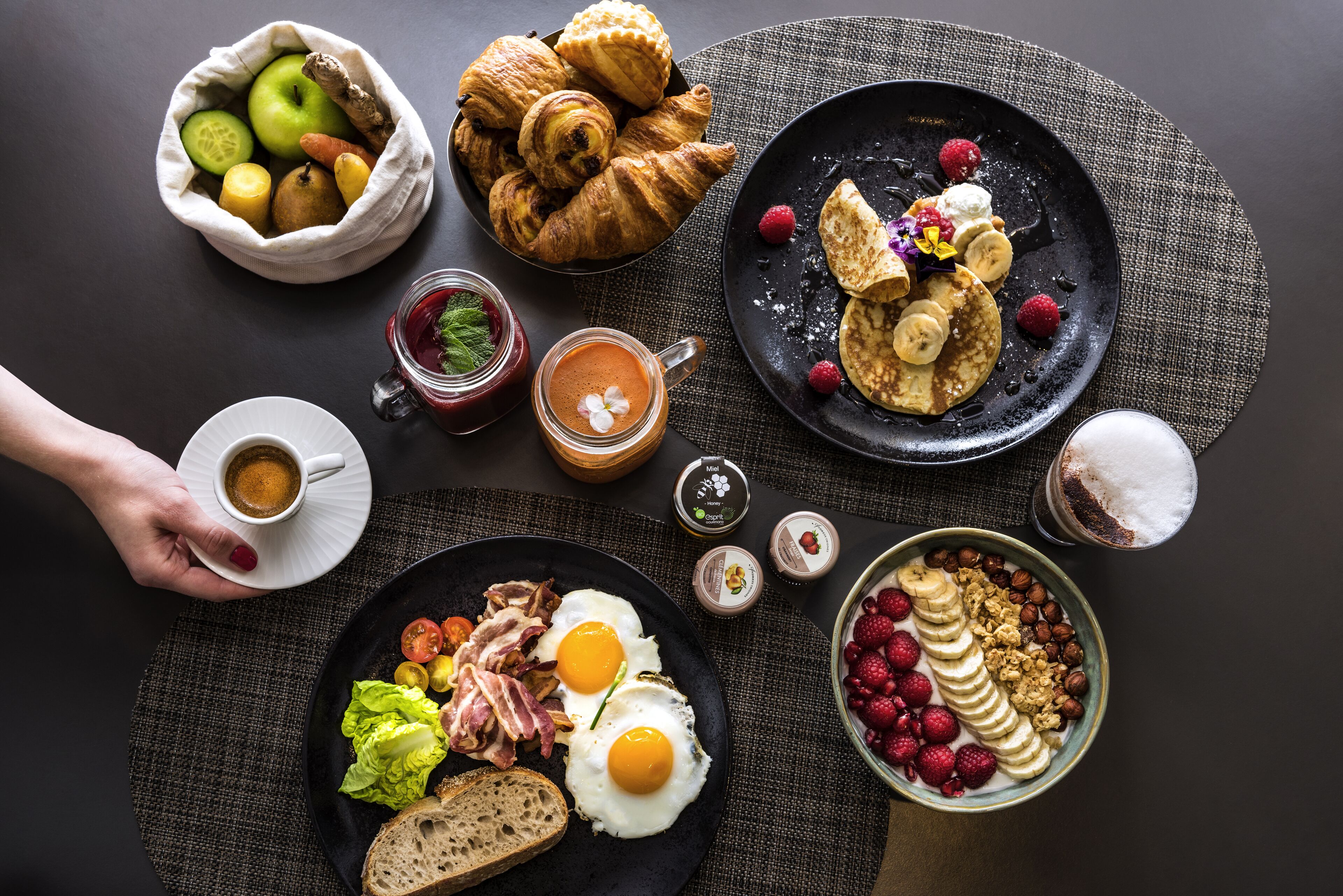 Radisson Blu CDG Airport Terminal Hotel, Paris