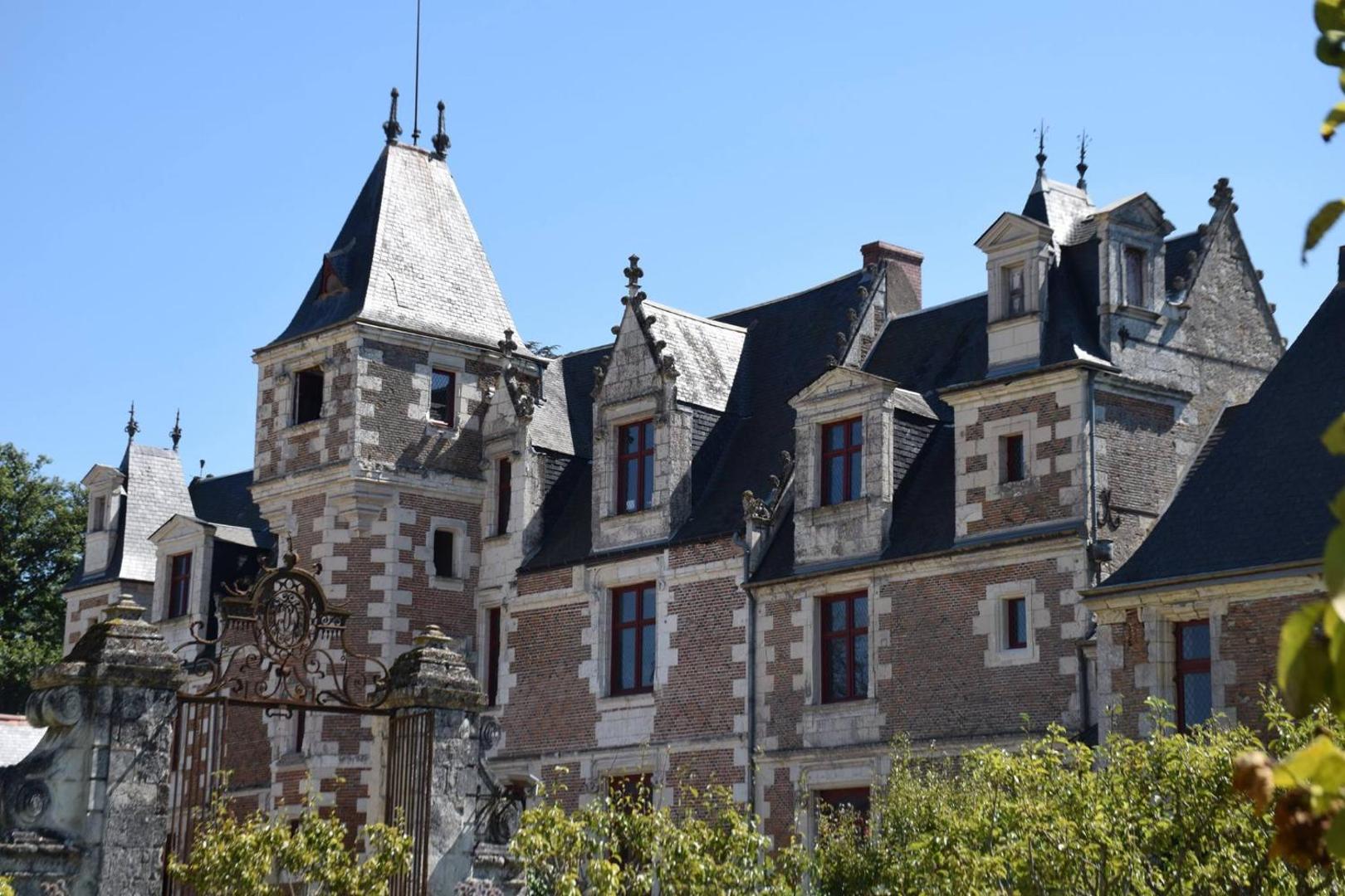 Chateau de Jallanges Chateau de Jallanges