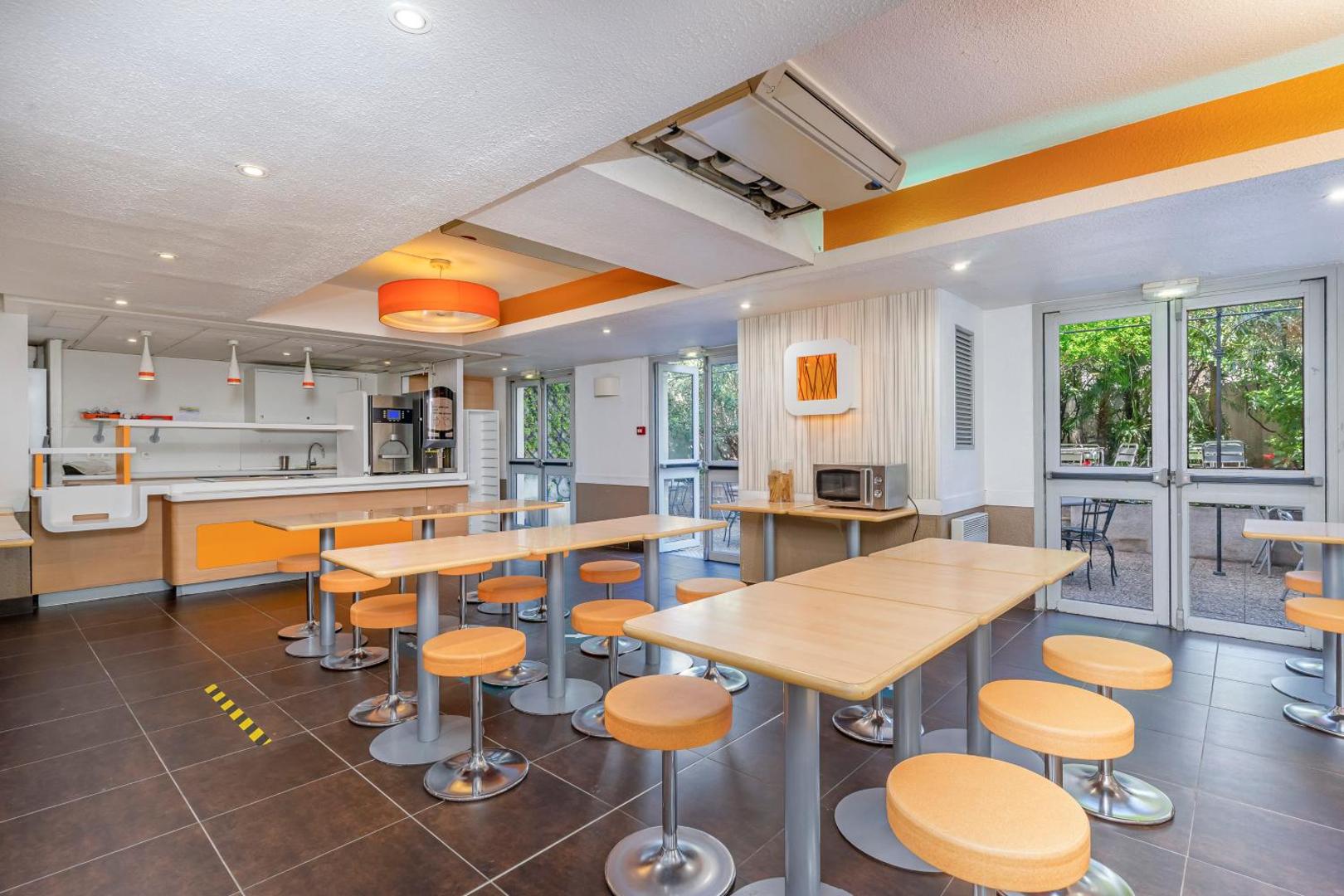 B&B HOTEL Marseille Parc Chanot B&B HOTEL Marseille Parc Chanot