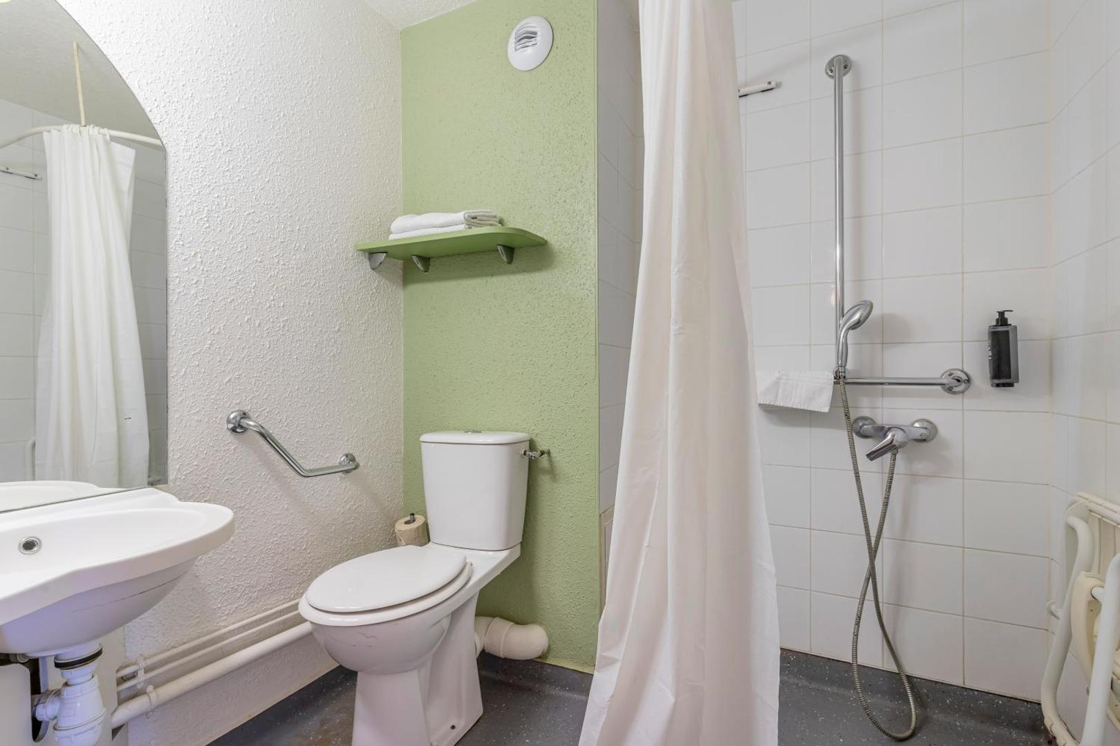 B&B HOTEL Marseille Parc Chanot B&B HOTEL Marseille Parc Chanot