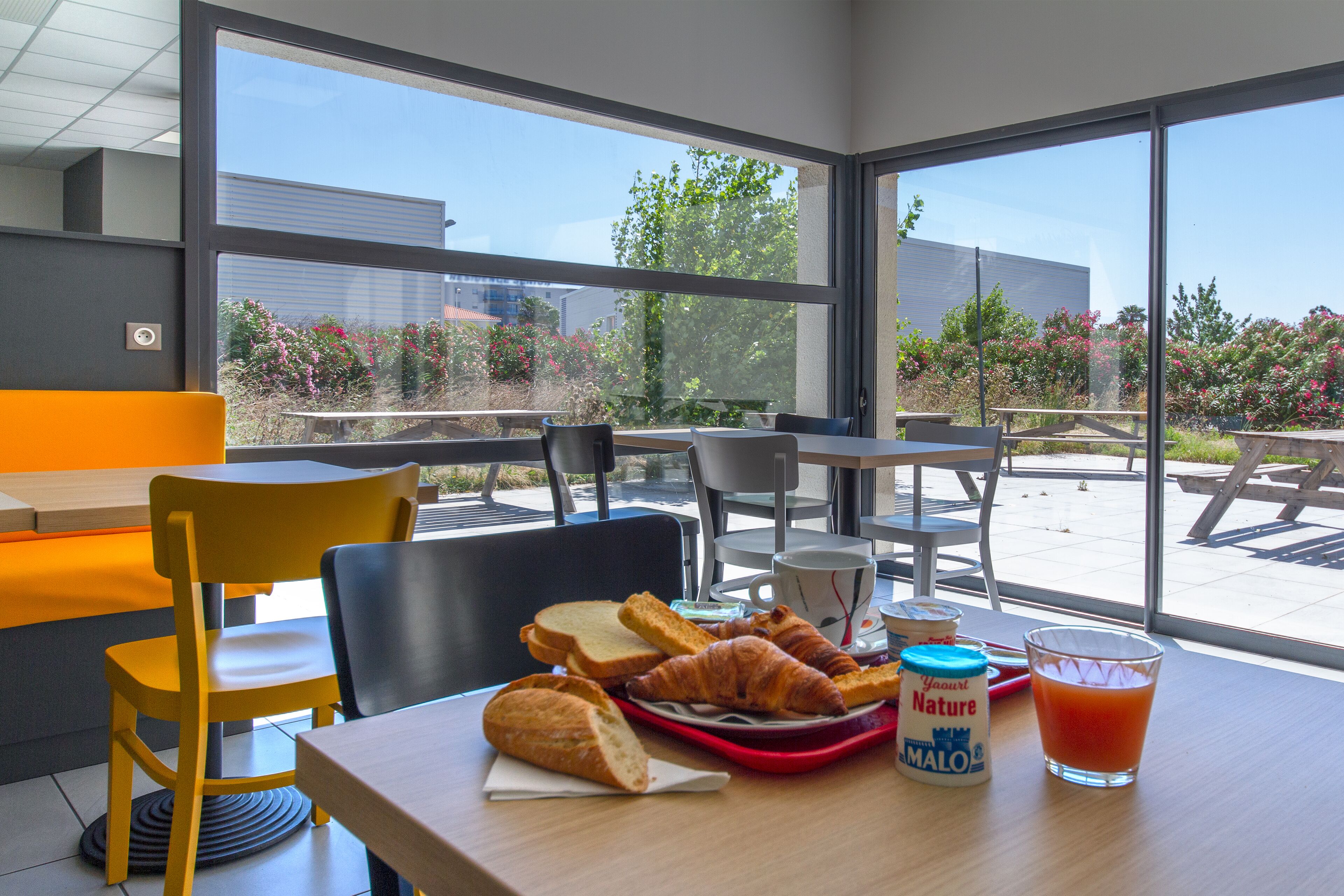 B&B HOTEL Perpignan Saleilles B&B HOTEL Perpignan Saleilles