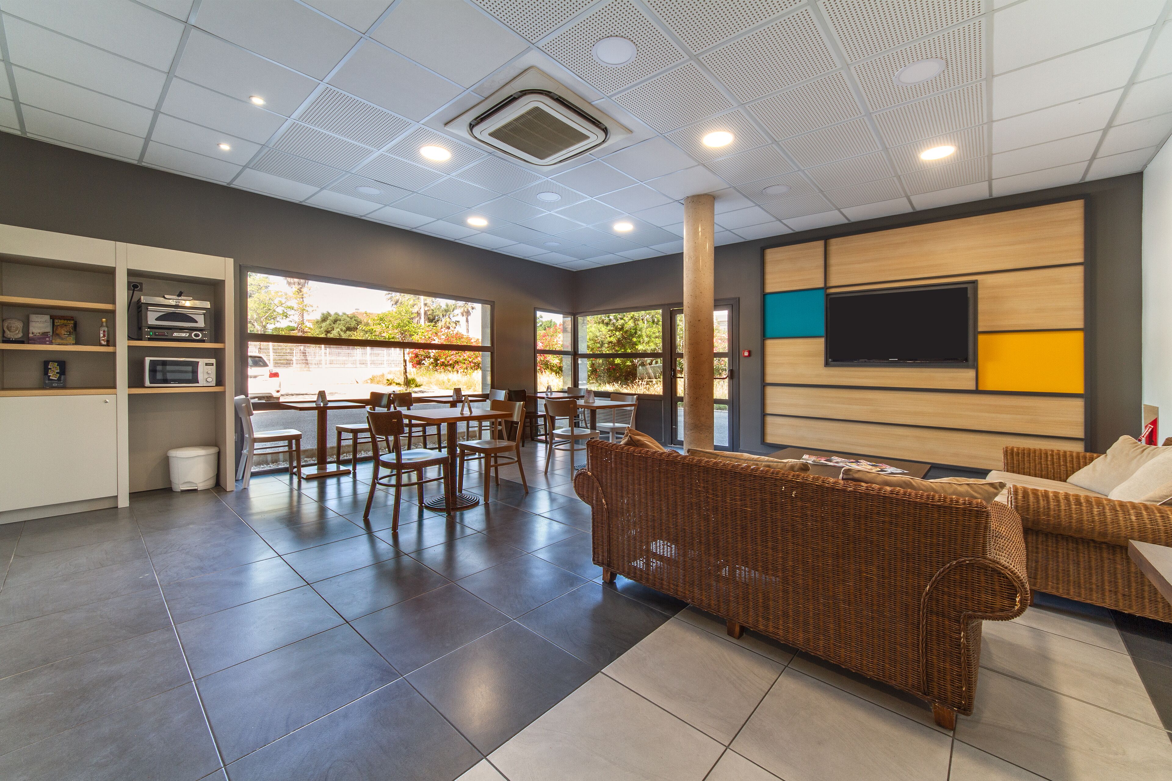 B&B HOTEL Perpignan Saleilles B&B HOTEL Perpignan Saleilles