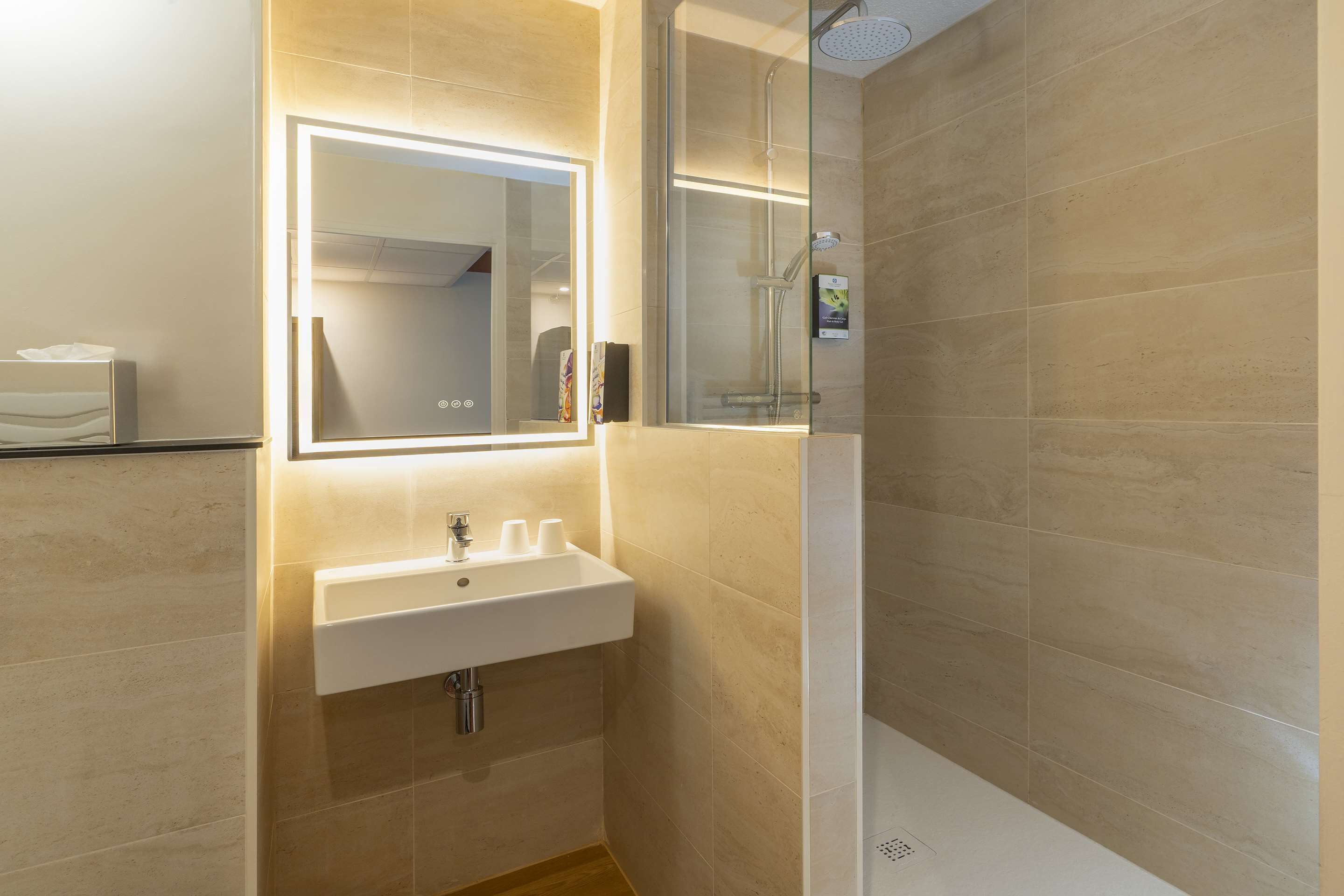 Sure Hotel by Best Western Caen Memorial Sure Hotel by Best Western Caen Memorial