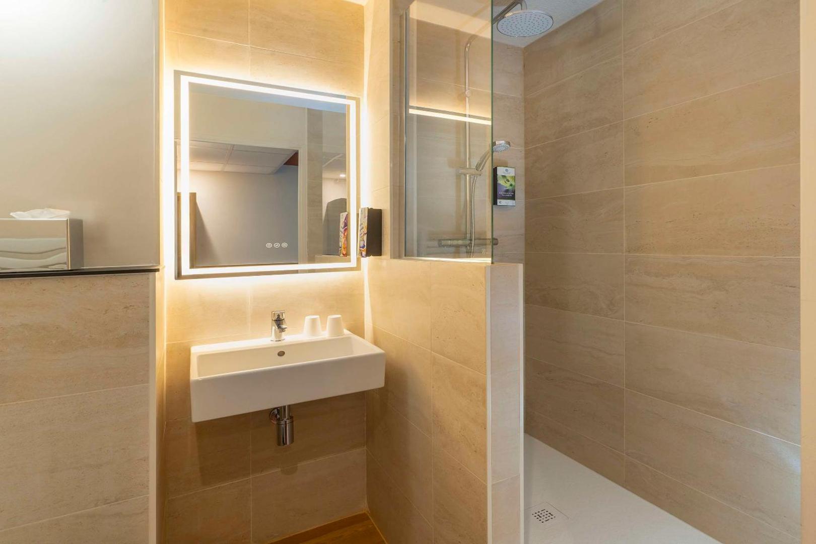 Sure Hotel by Best Western Caen Memorial Sure Hotel by Best Western Caen Memorial