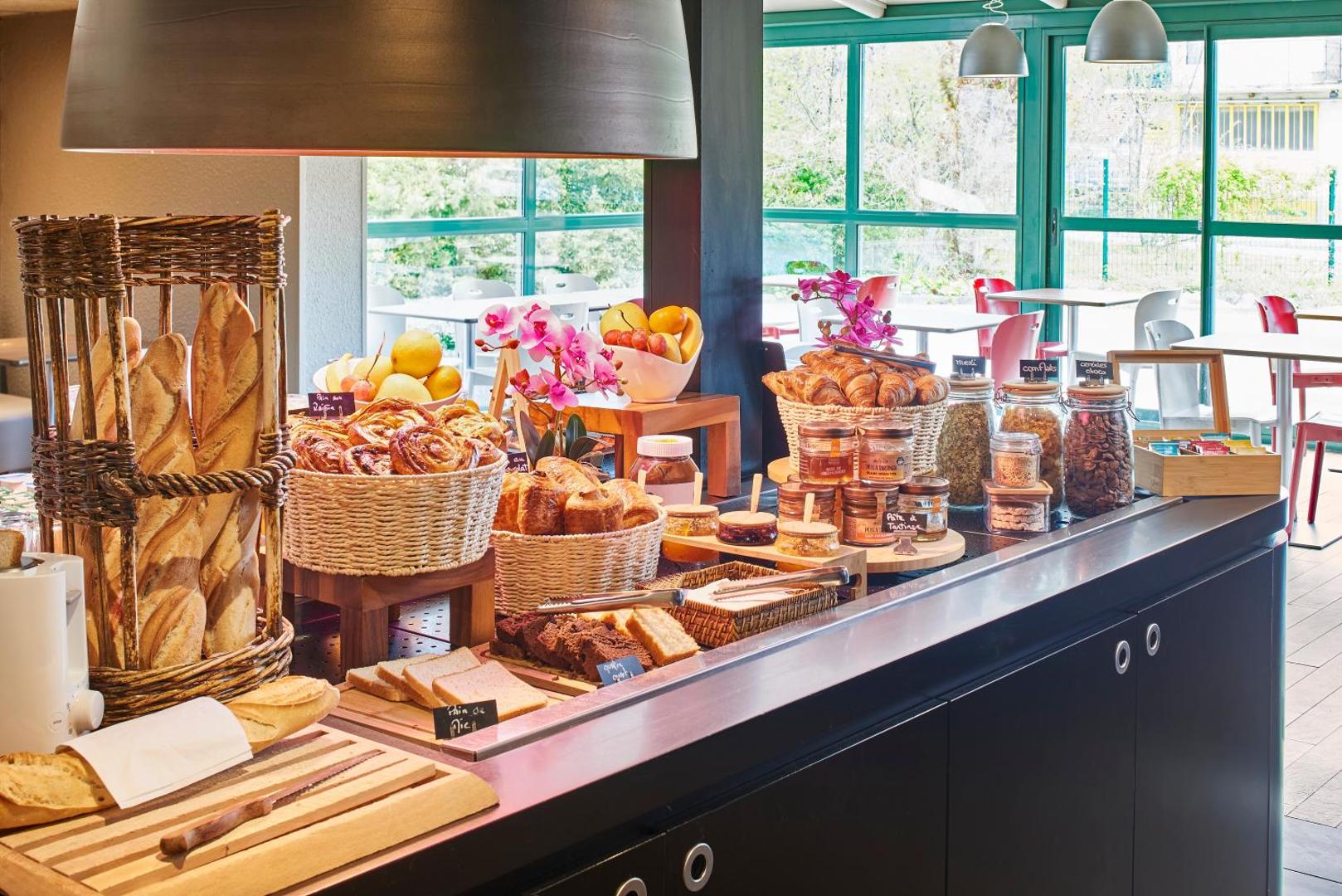 Sure Hotel by Best Western Valence Nord Sure Hotel by Best Western Valence Nord