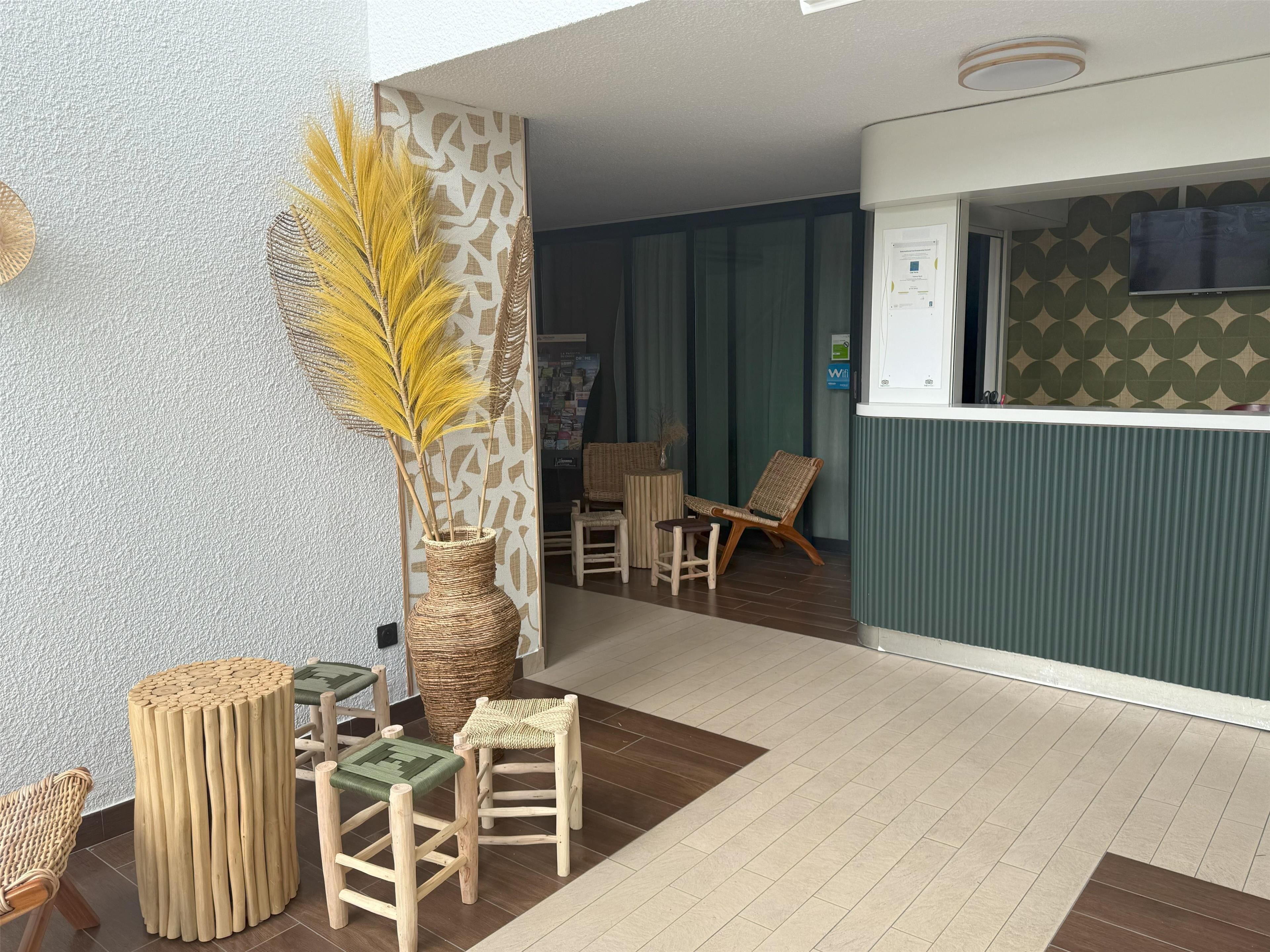 Sure Hotel by Best Western Valence Nord Sure Hotel by Best Western Valence Nord