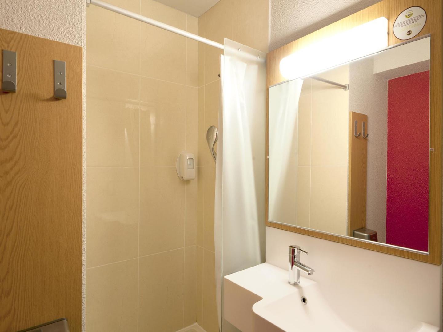 B&B Hôtel Grenoble Centre Alpexpo B&B Hôtel Grenoble Centre Alpexpo