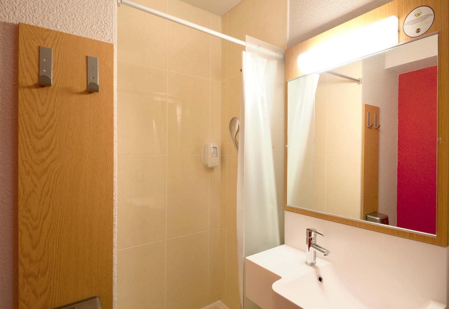 B&B Hôtel Grenoble Centre Alpexpo B&B Hôtel Grenoble Centre Alpexpo