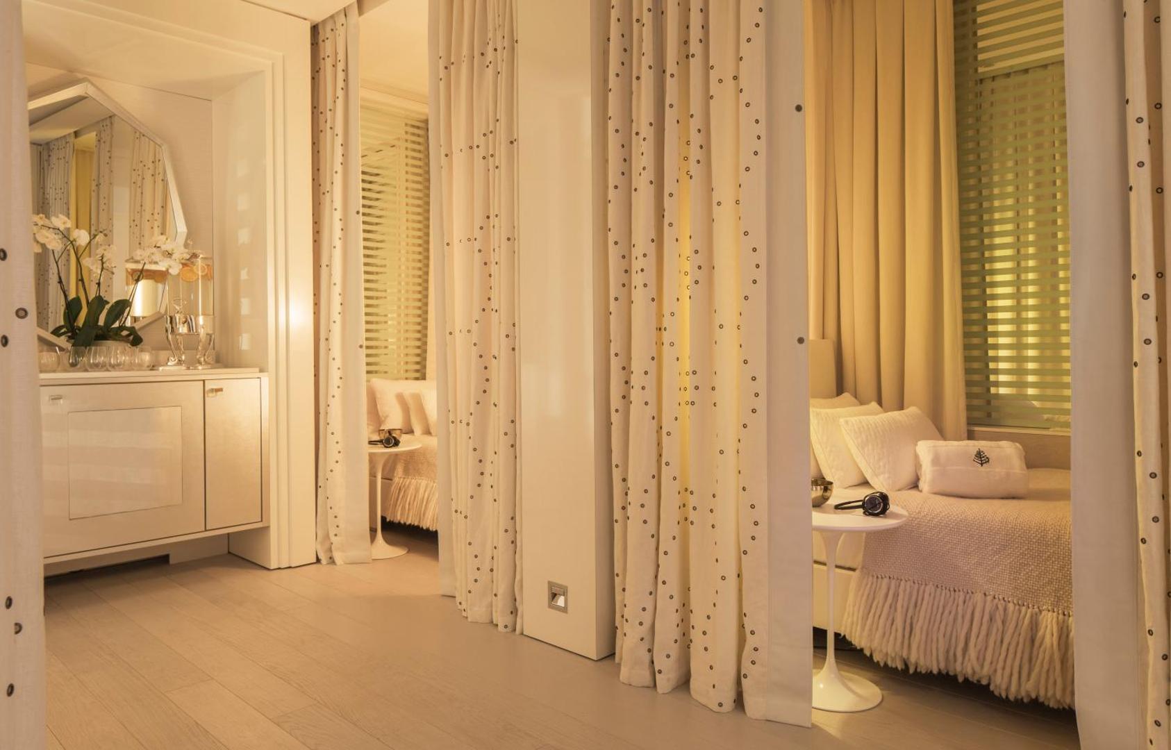 Four Seasons Hotel Megeve Four Seasons Hotel Megeve