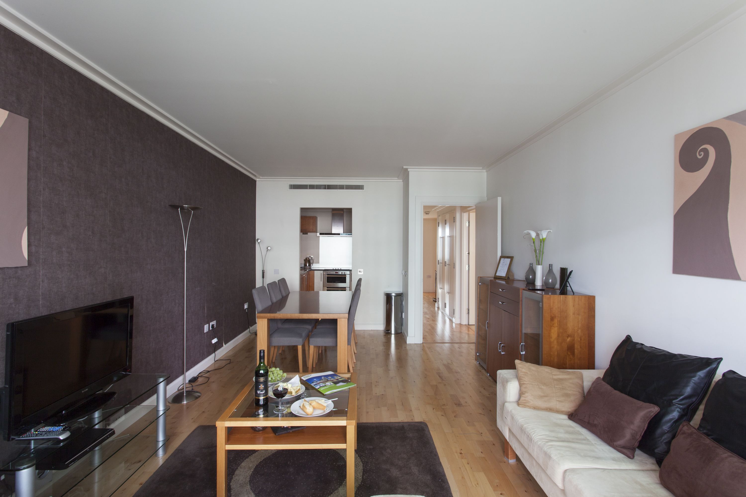 Discovery Dock Apartments East Discovery Dock Apartments East