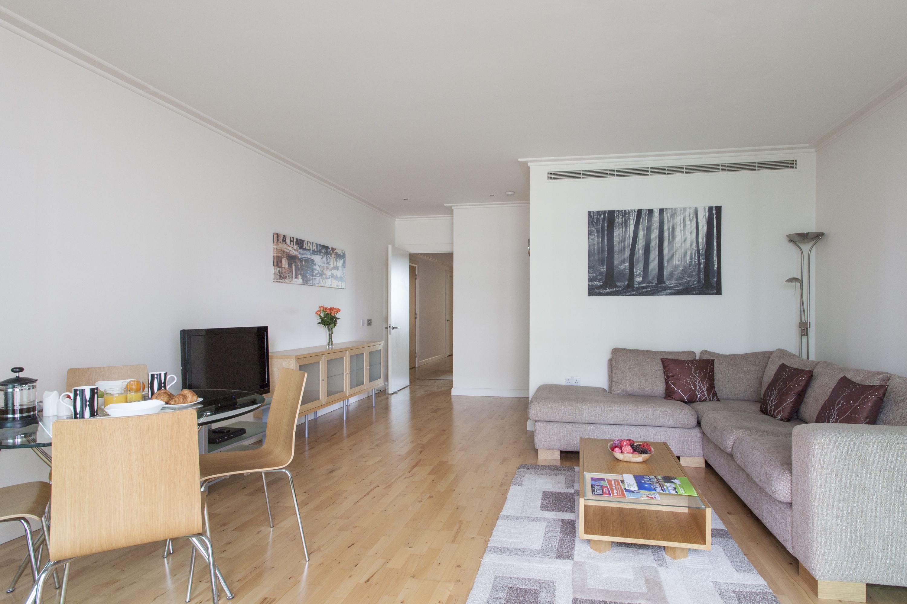 Discovery Dock Apartments East Discovery Dock Apartments East