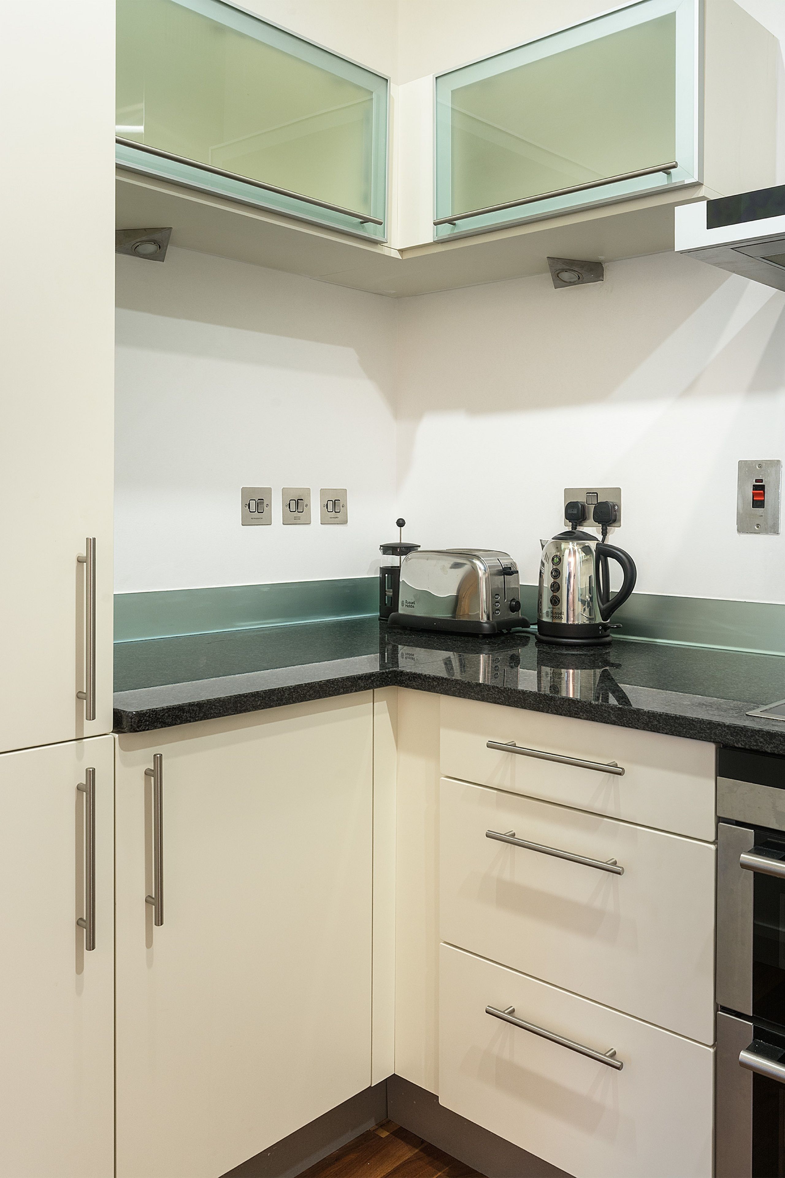 Discovery Dock Apartments East Discovery Dock Apartments East