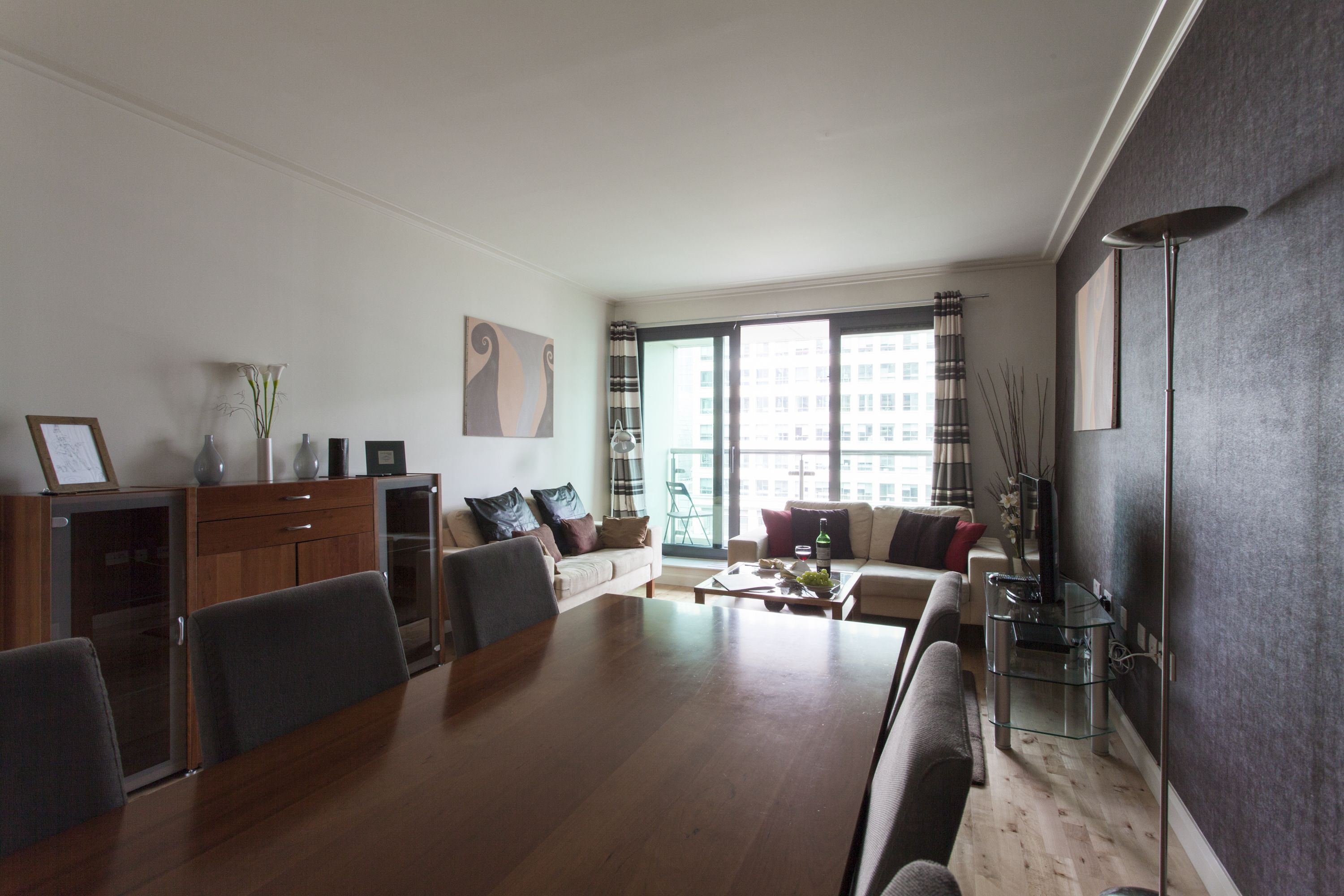 Discovery Dock Apartments East Discovery Dock Apartments East