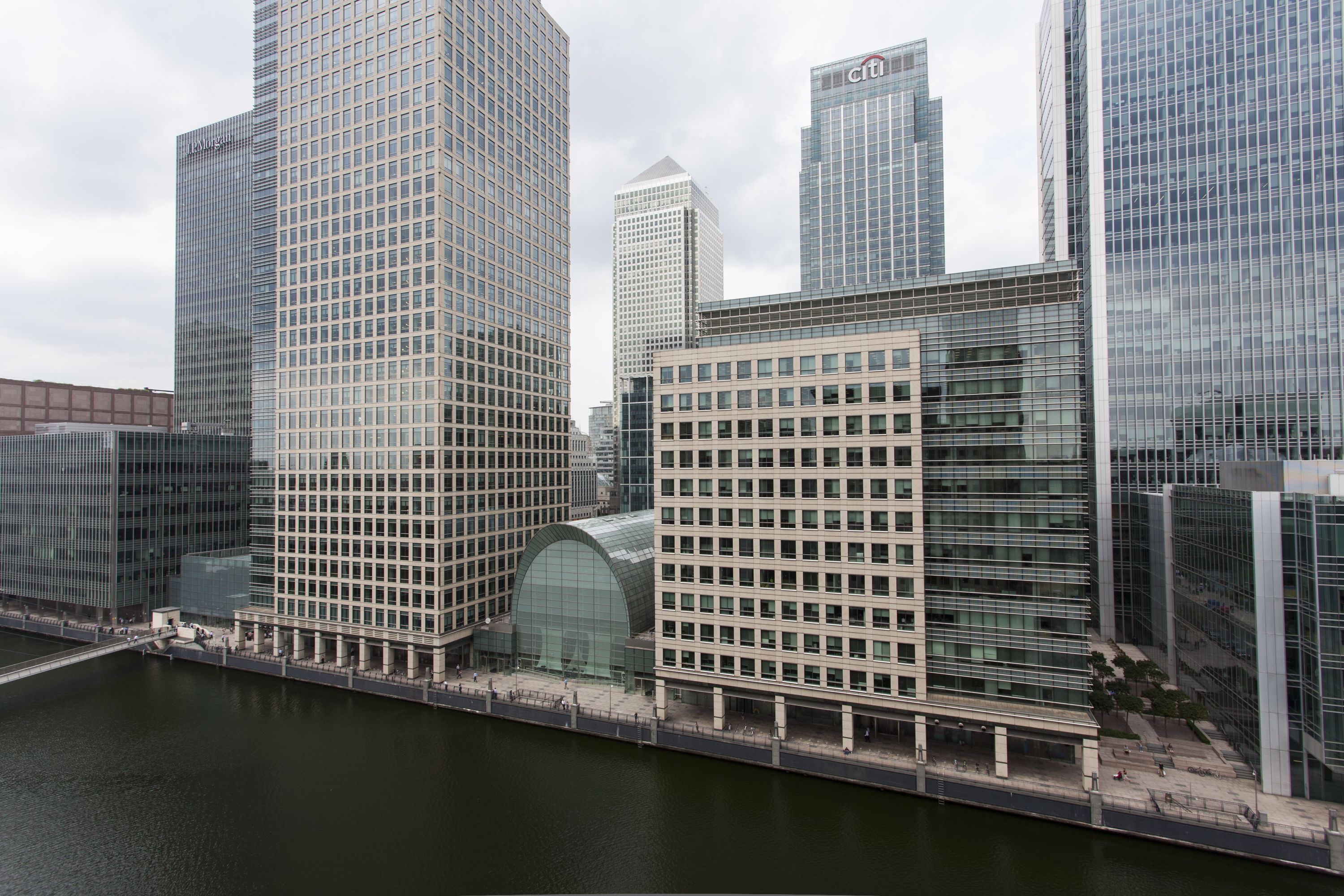 Discovery Dock Apartments East Discovery Dock Apartments East