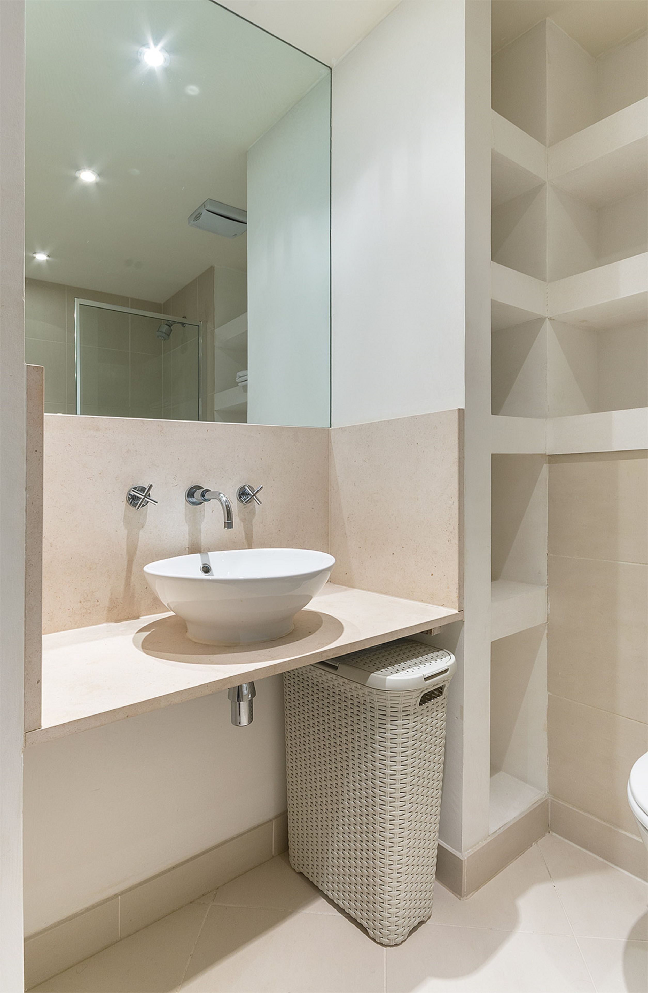 Discovery Dock Apartments East Discovery Dock Apartments East