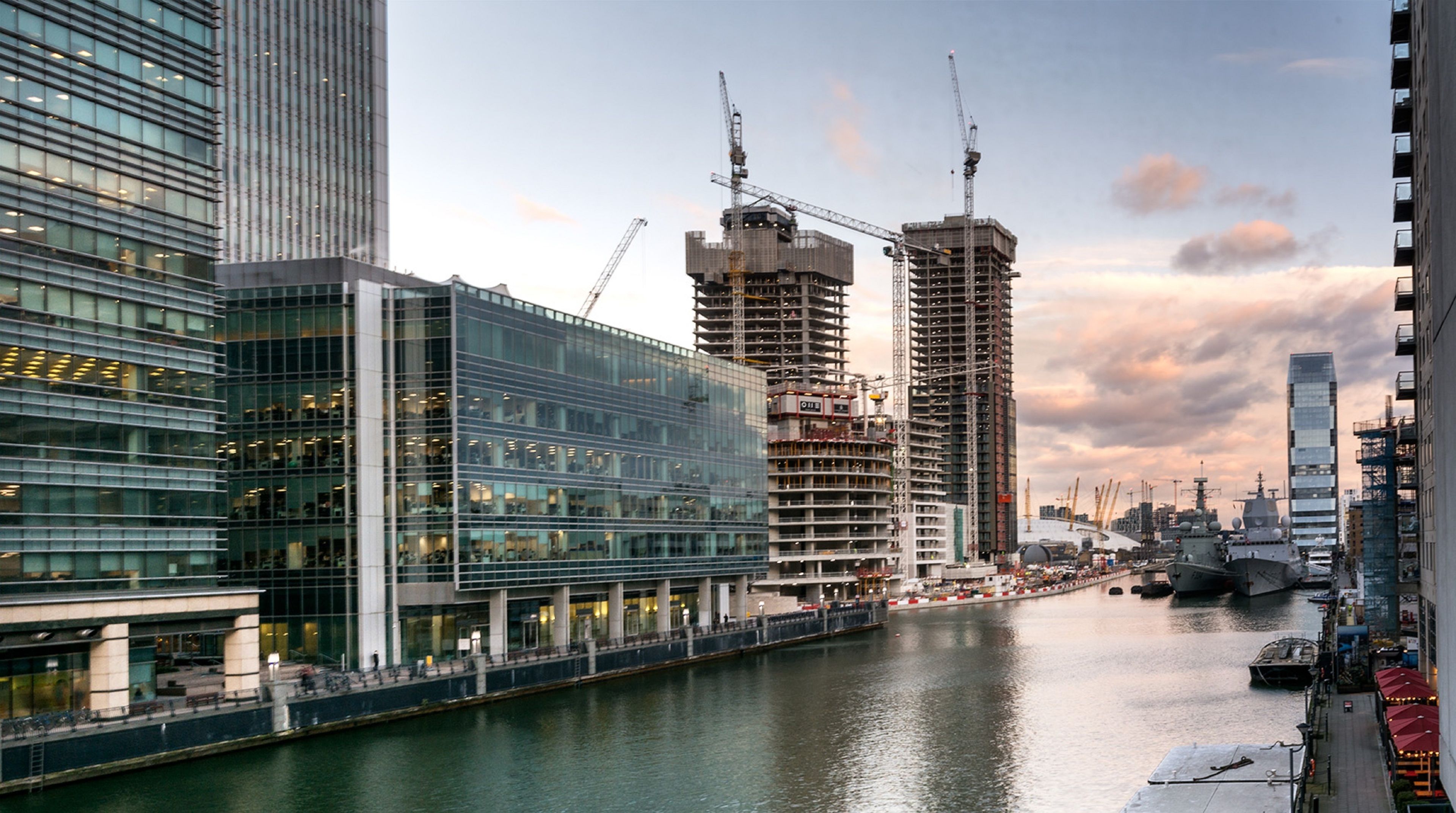 Discovery Dock Apartments East Discovery Dock Apartments East