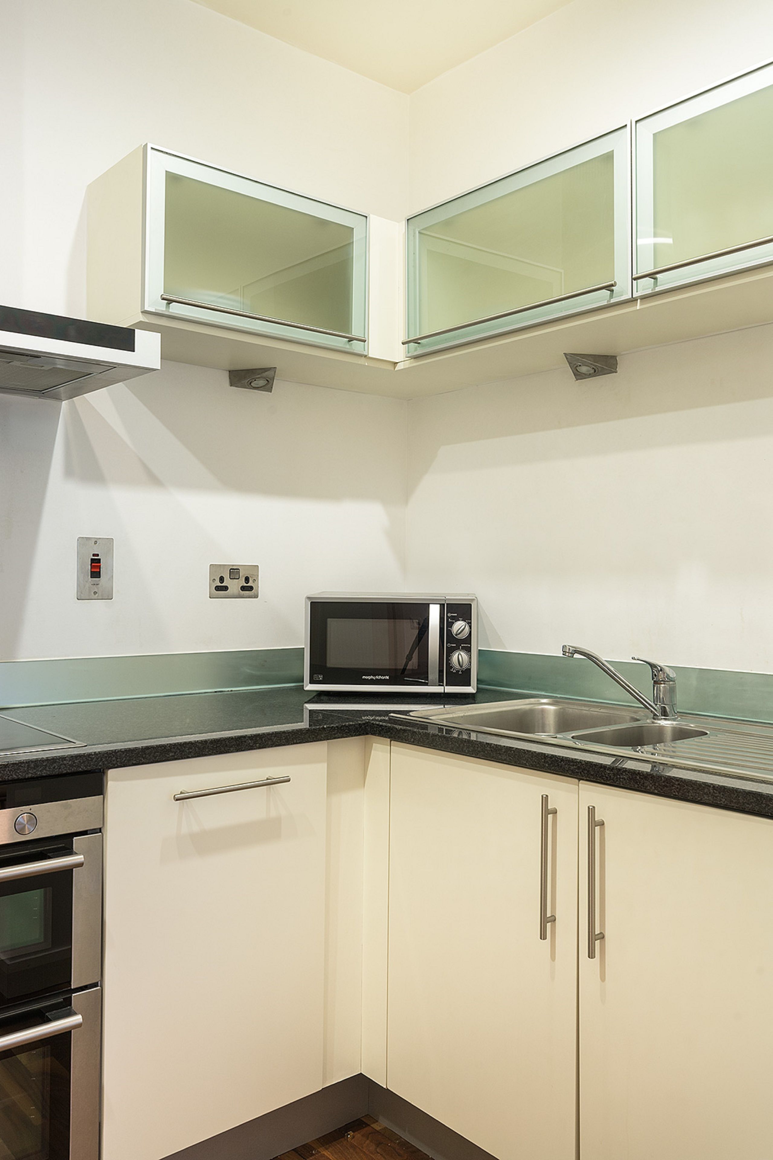 Discovery Dock Apartments East Discovery Dock Apartments East