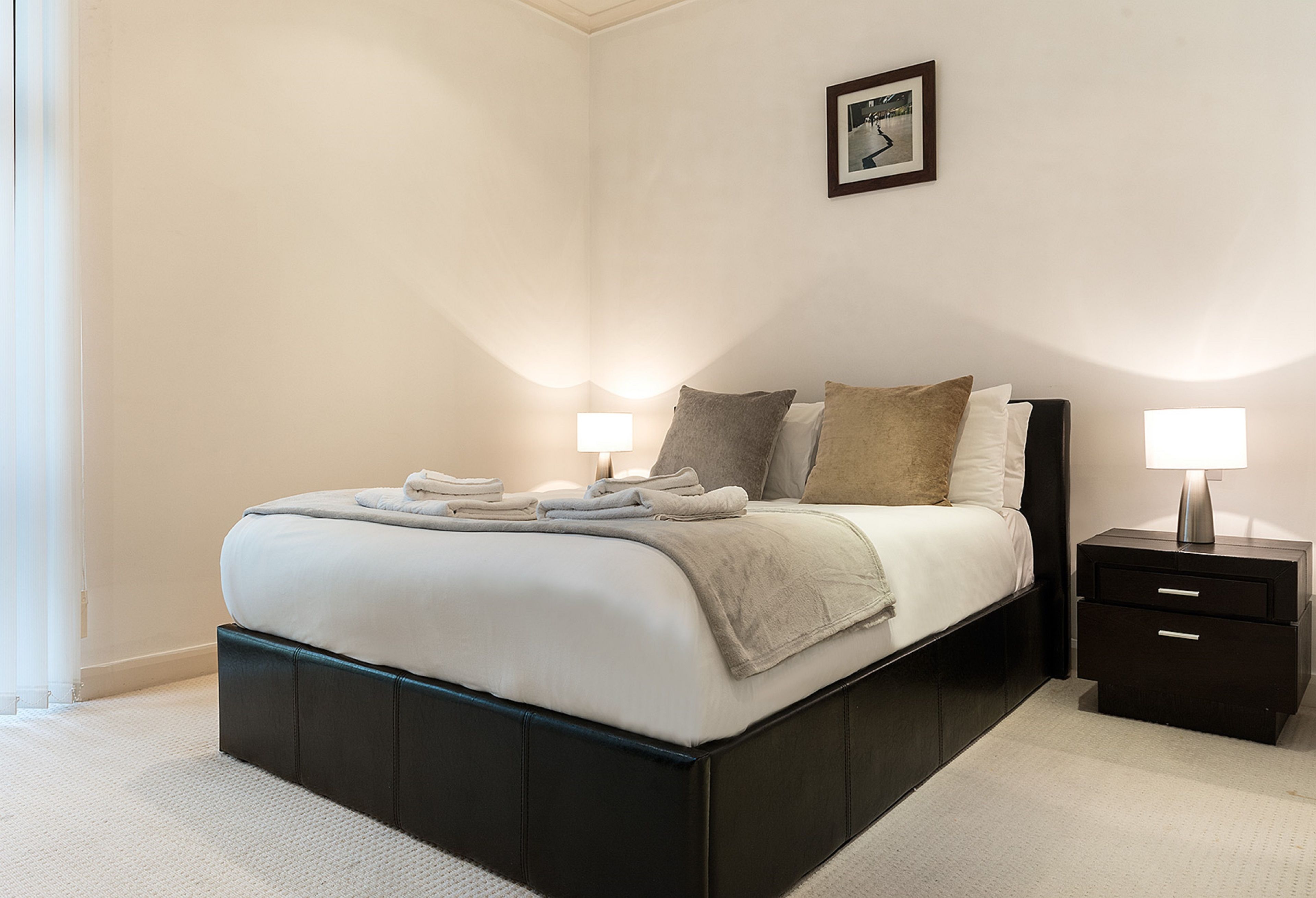 Discovery Dock Apartments East Discovery Dock Apartments East