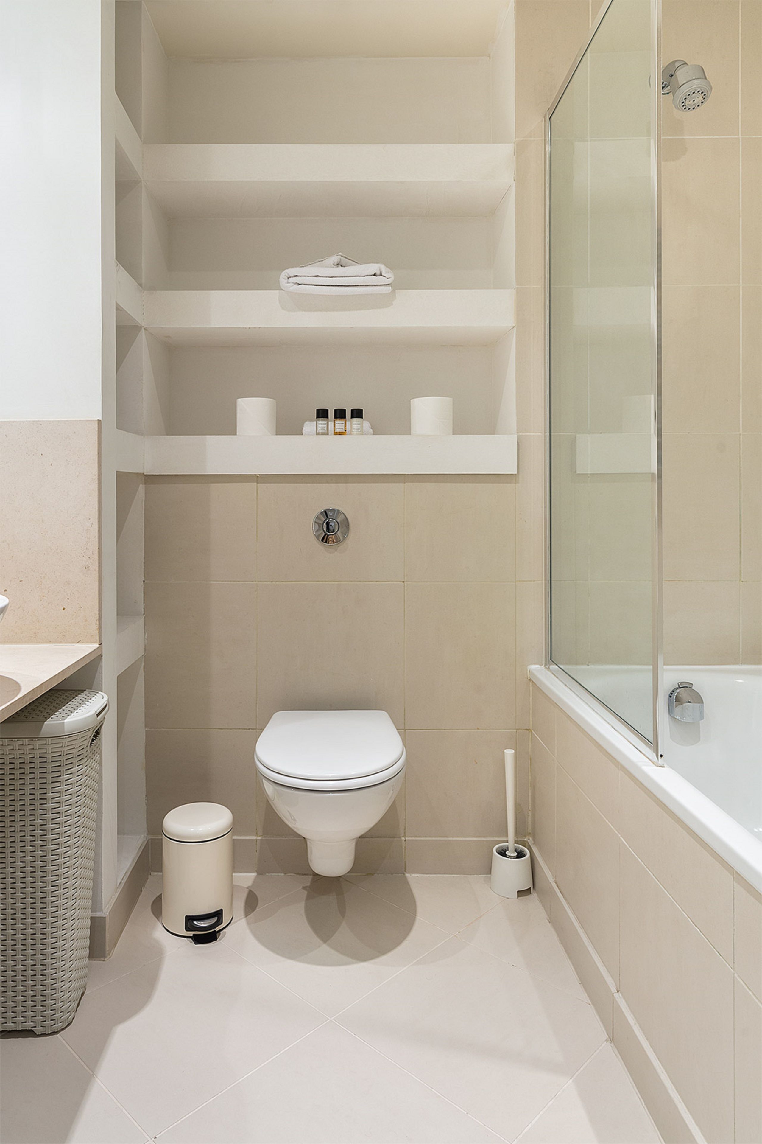 Discovery Dock Apartments East Discovery Dock Apartments East