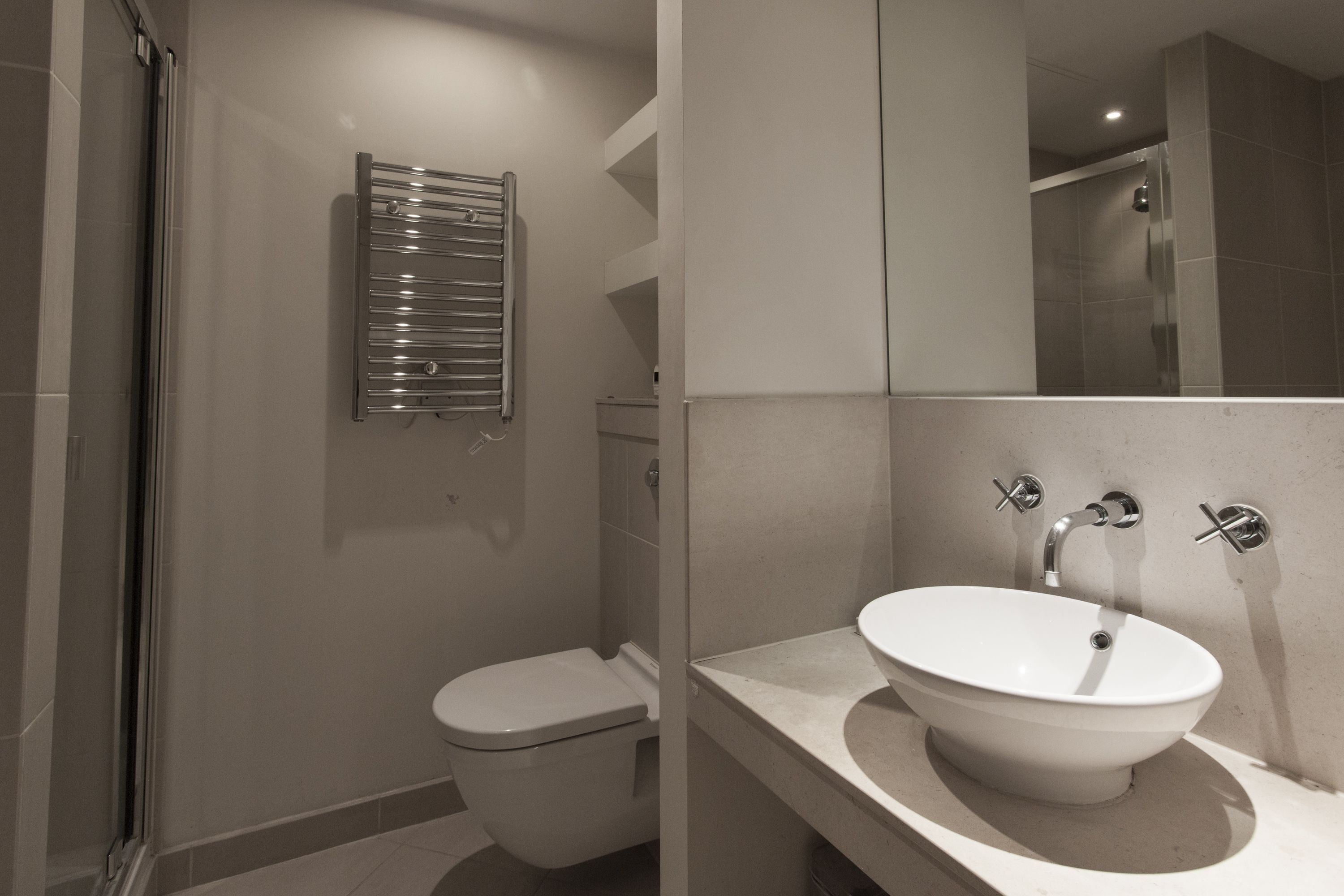 Discovery Dock Apartments East Discovery Dock Apartments East