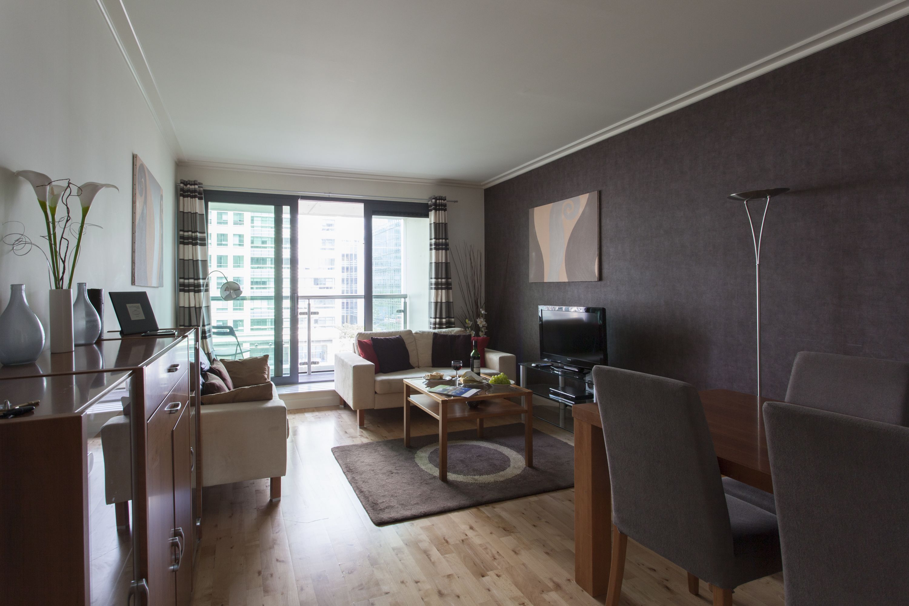 Discovery Dock Apartments East Discovery Dock Apartments East