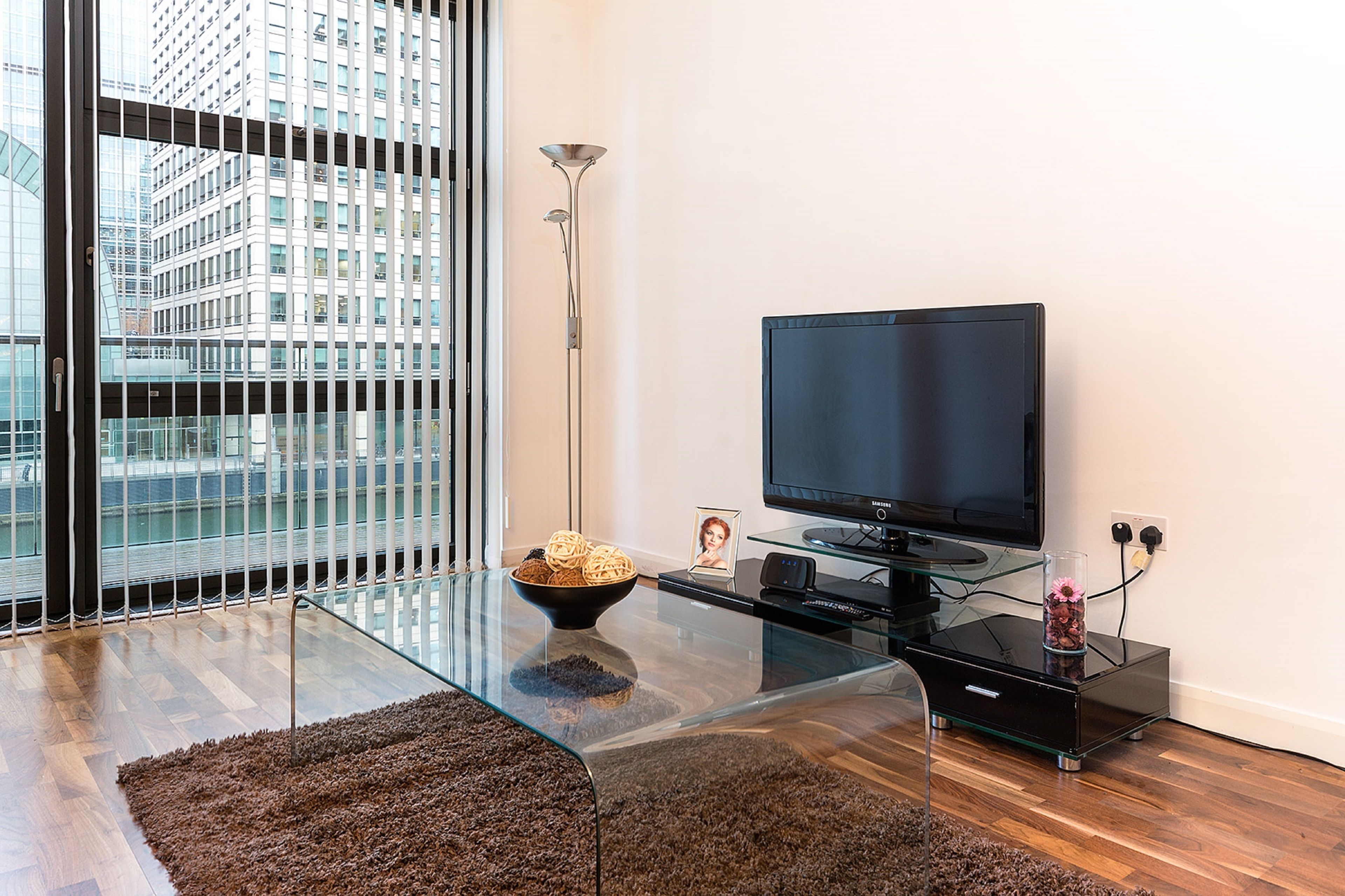 Discovery Dock Apartments East Discovery Dock Apartments East