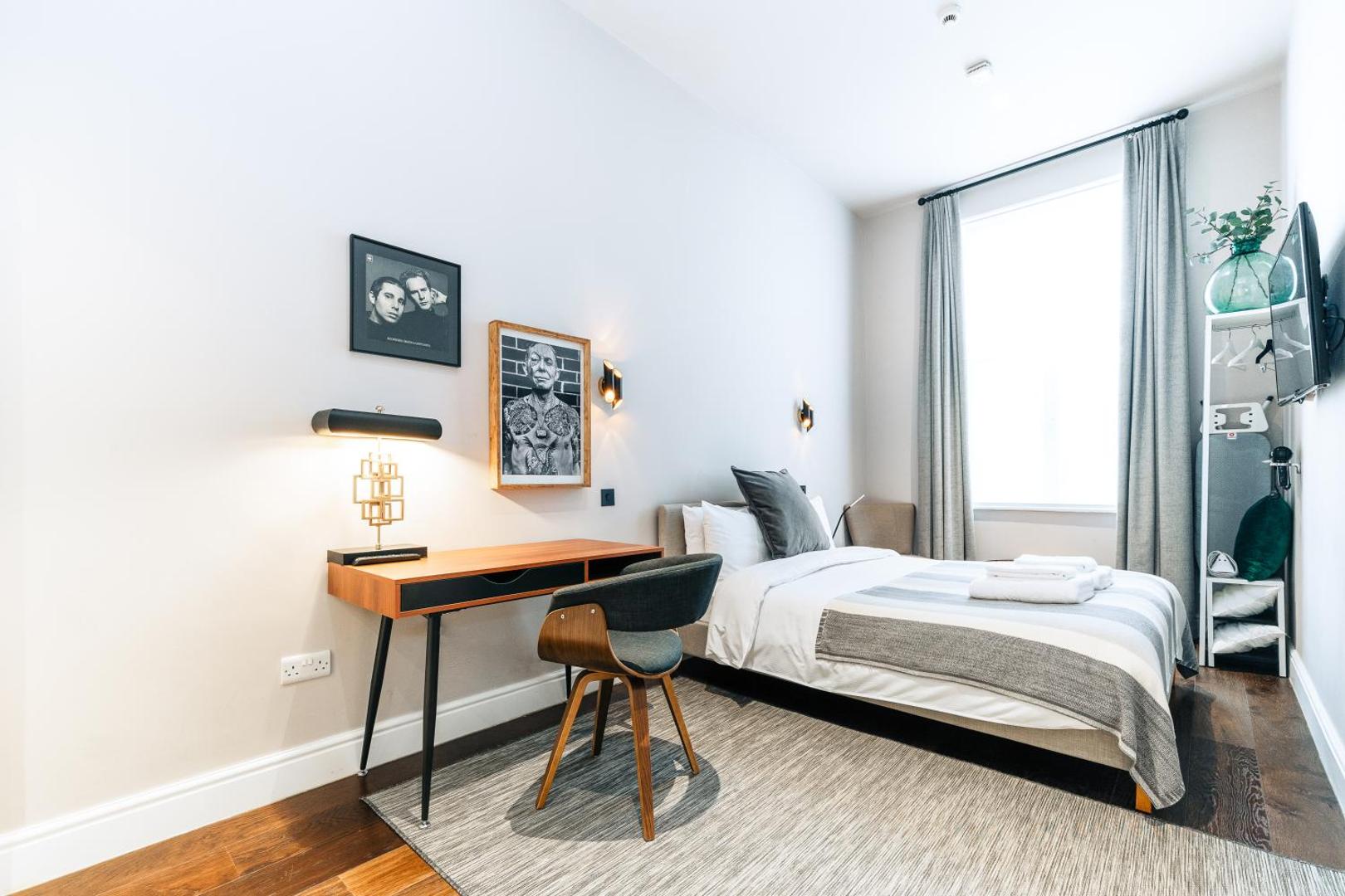 The Knaresborough by Aura Collection