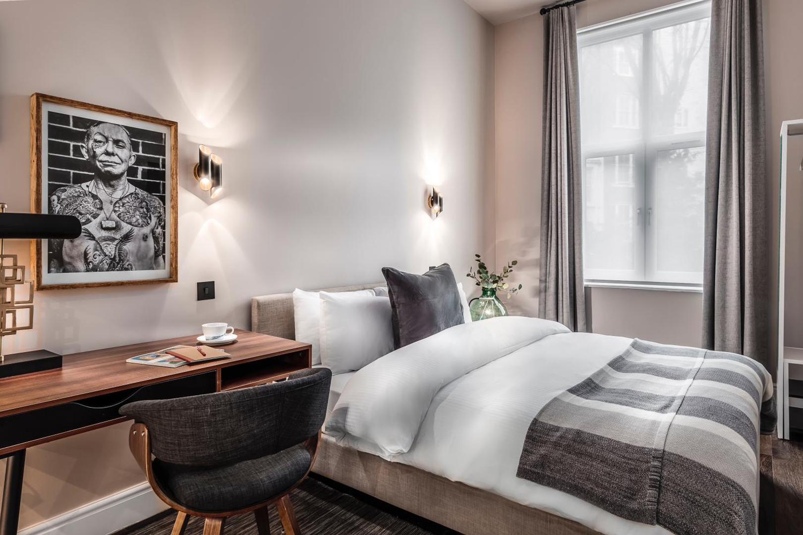 The Knaresborough by Aura Collection