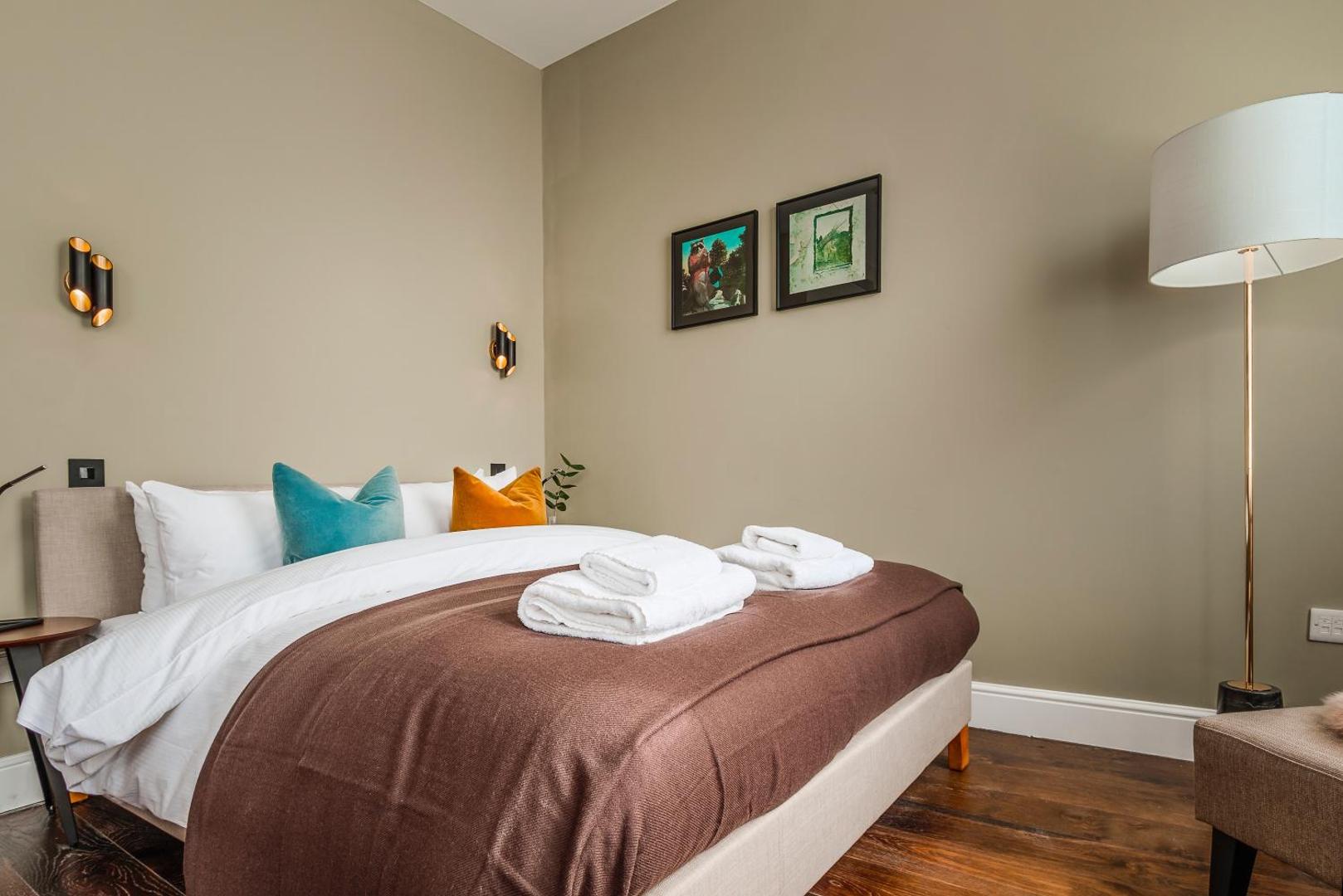 The Knaresborough by Aura Collection