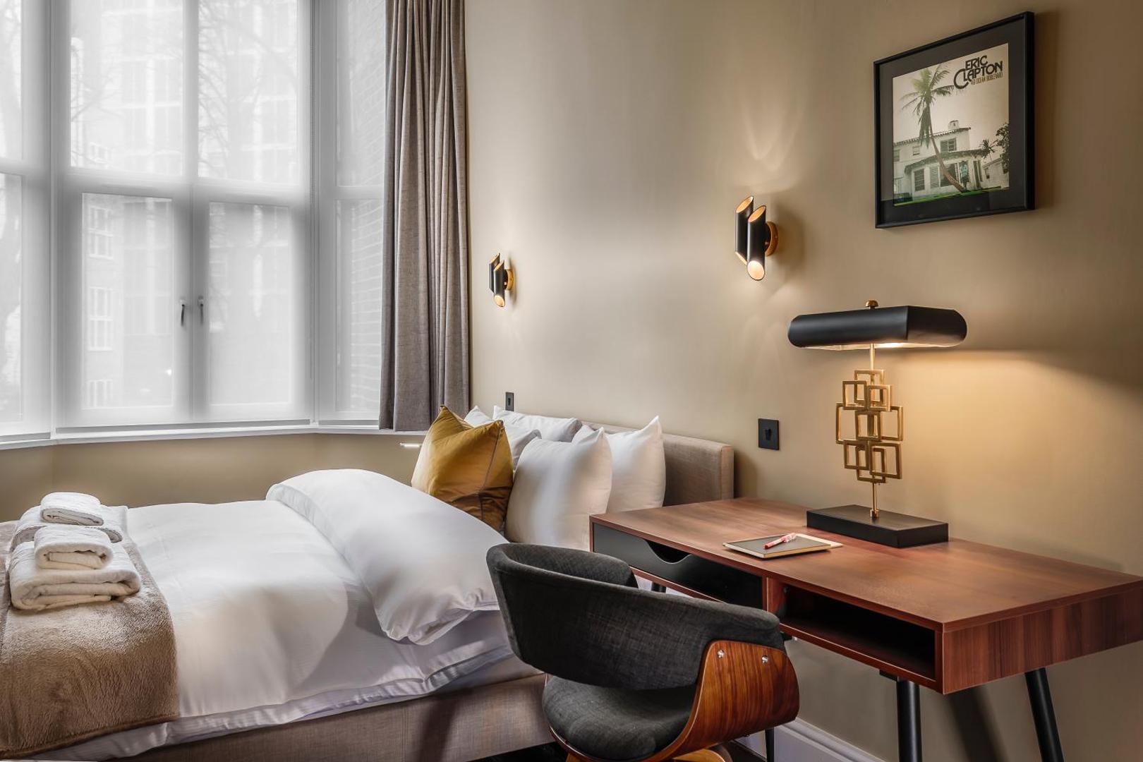 The Knaresborough by Aura Collection