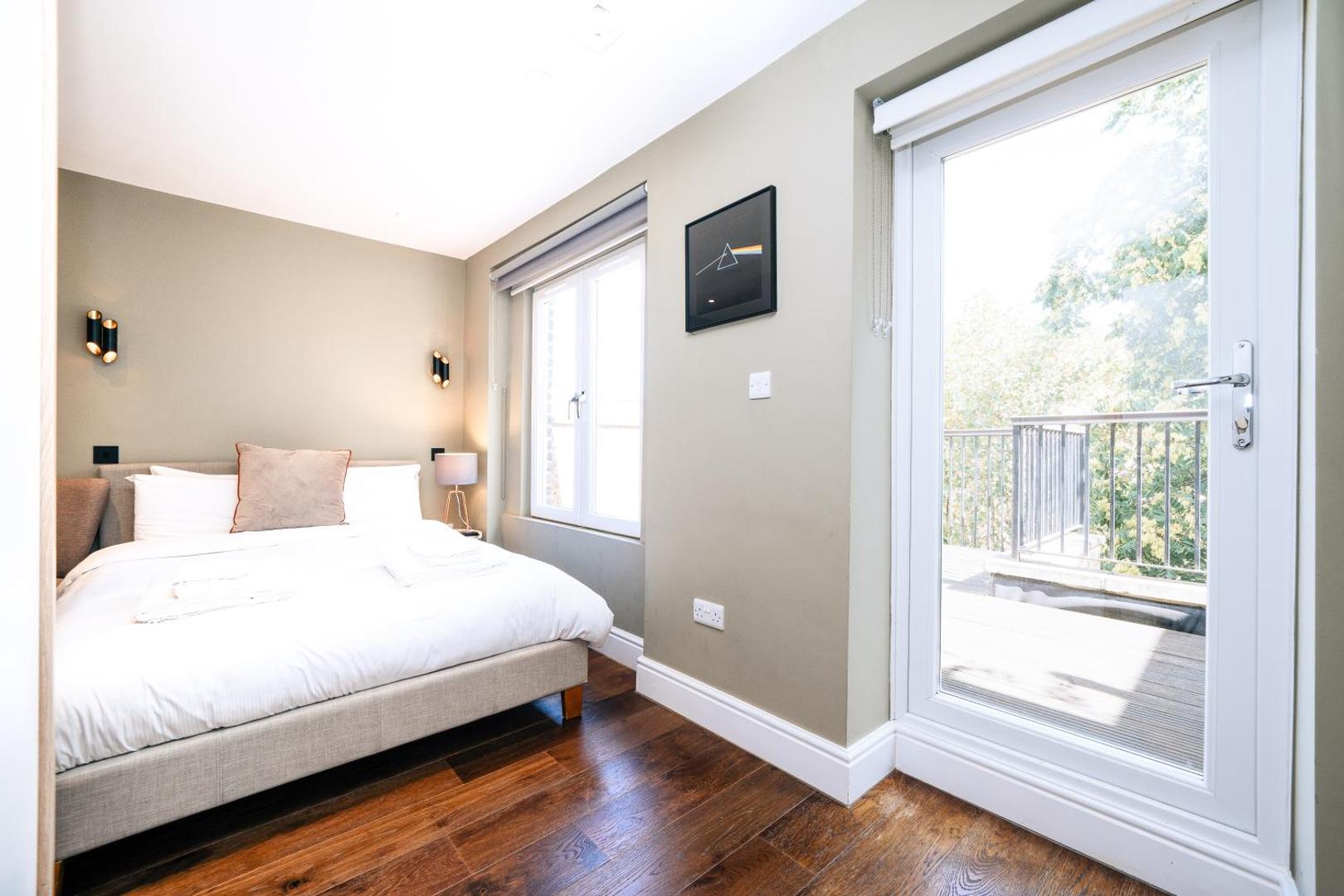 The Knaresborough by Aura Collection