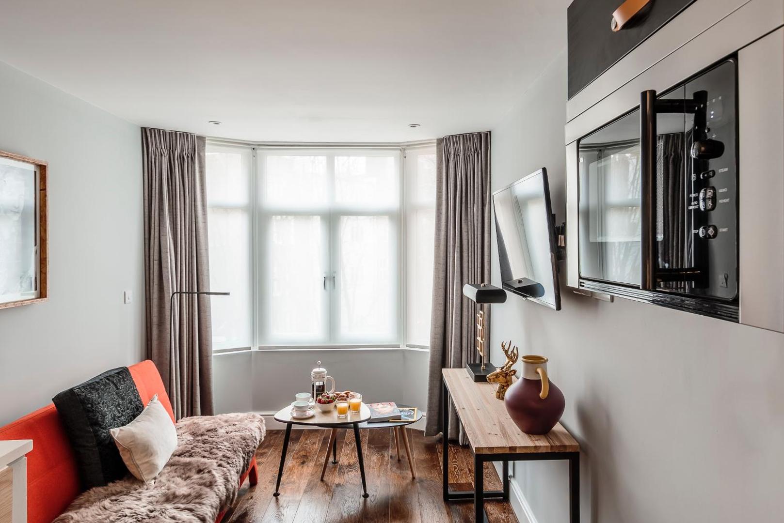 The Knaresborough by Aura Collection