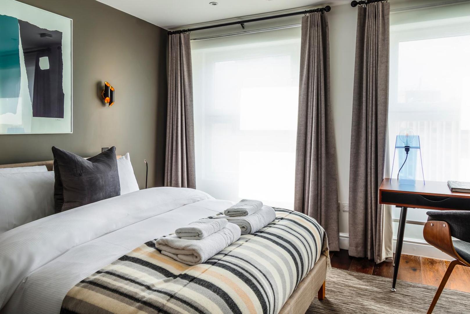 The Knaresborough by Aura Collection