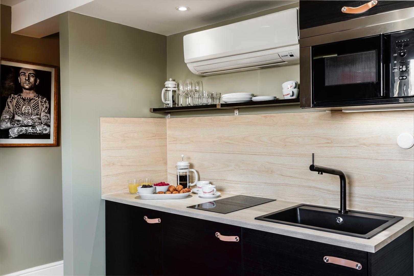 The Knaresborough by Aura Collection