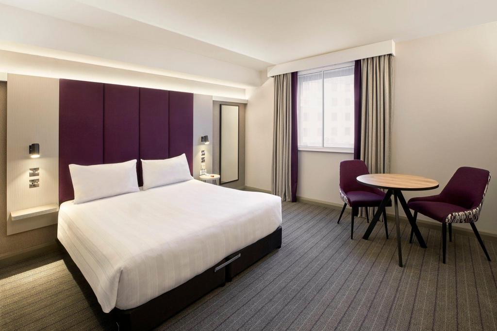 Premier Inn London Heathrow Airport Bath Road