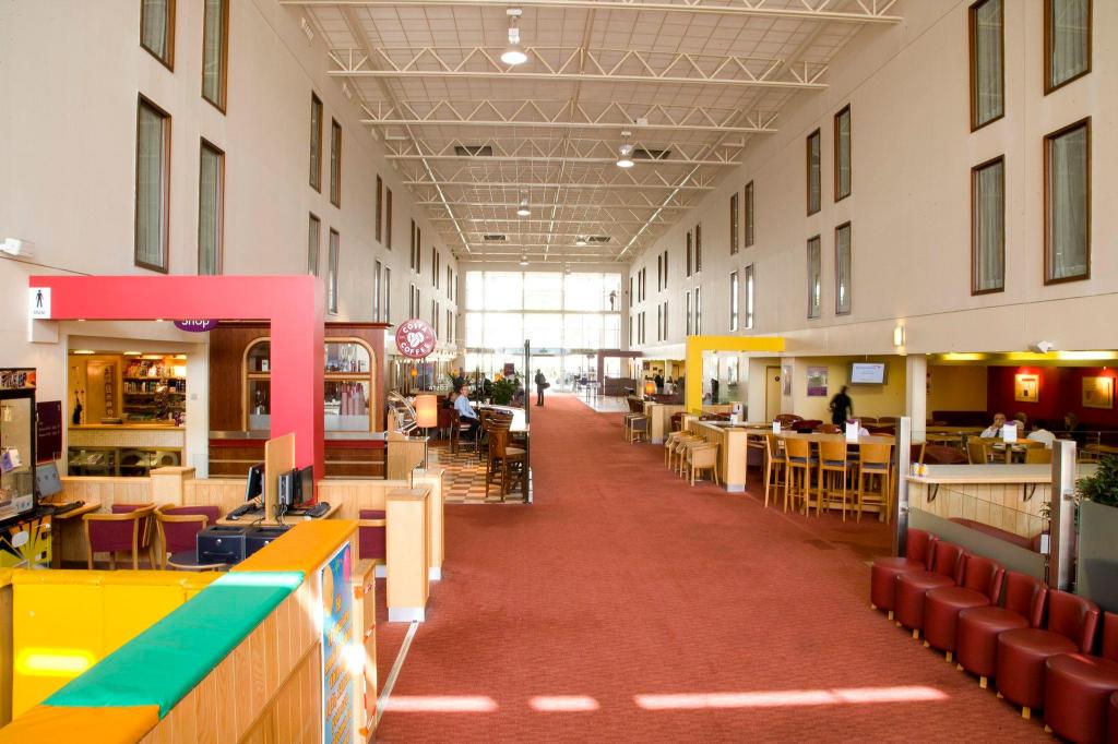 Premier Inn London Heathrow Airport Bath Road