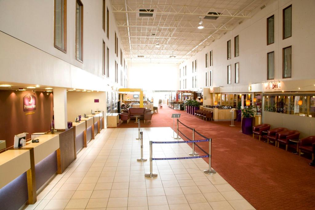 Premier Inn London Heathrow Airport Bath Road