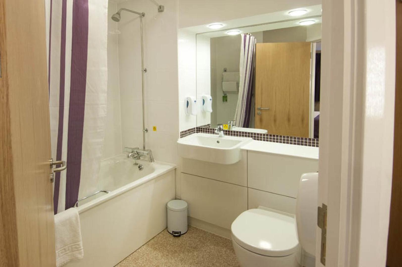 Premier Inn London Heathrow Airport Bath Road