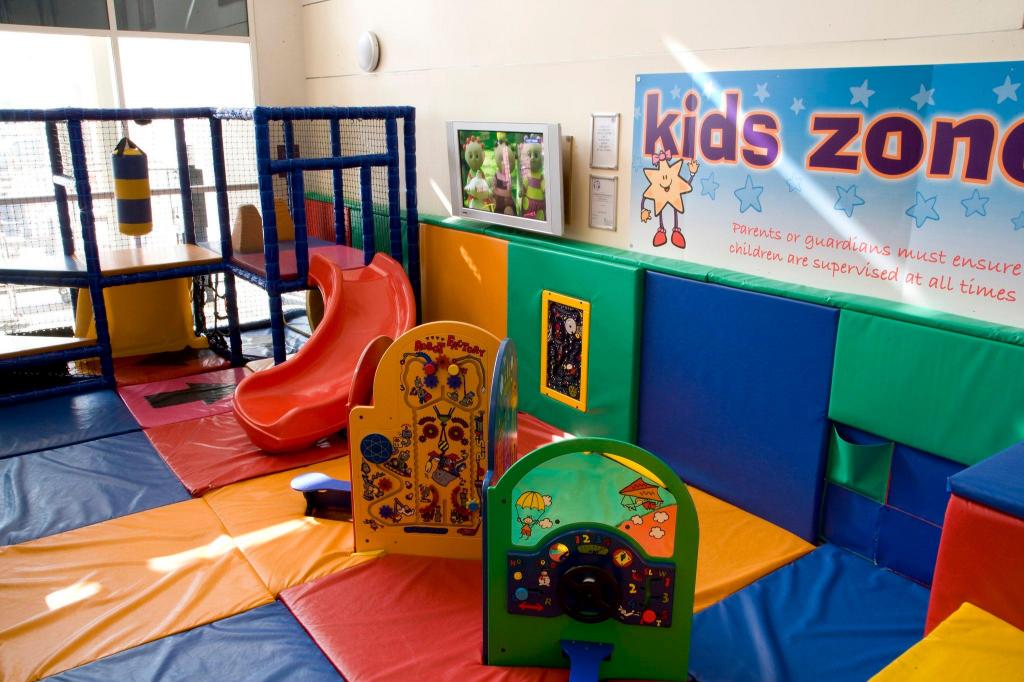 Premier Inn London Heathrow Airport Bath Road