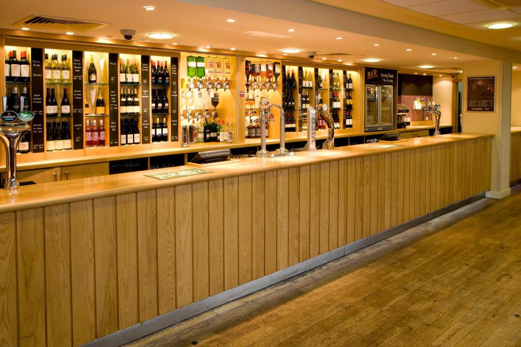 Premier Inn London Heathrow Airport Bath Road