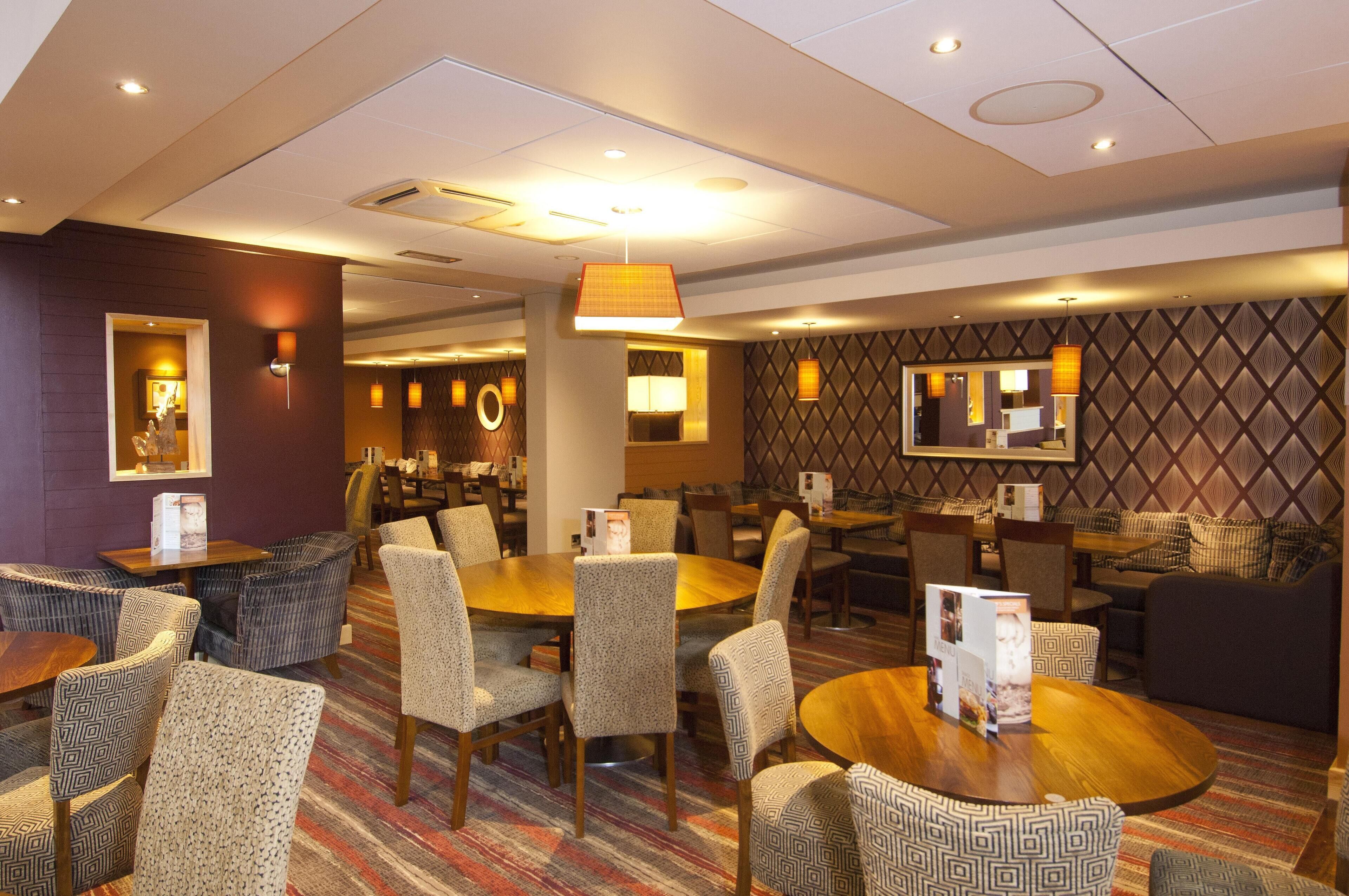 Premier Inn London Heathrow Airport Bath Road