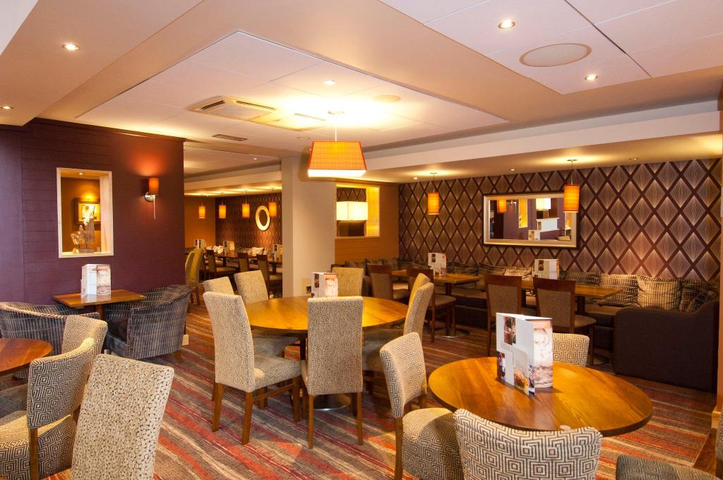 Premier Inn London Heathrow Airport Bath Road