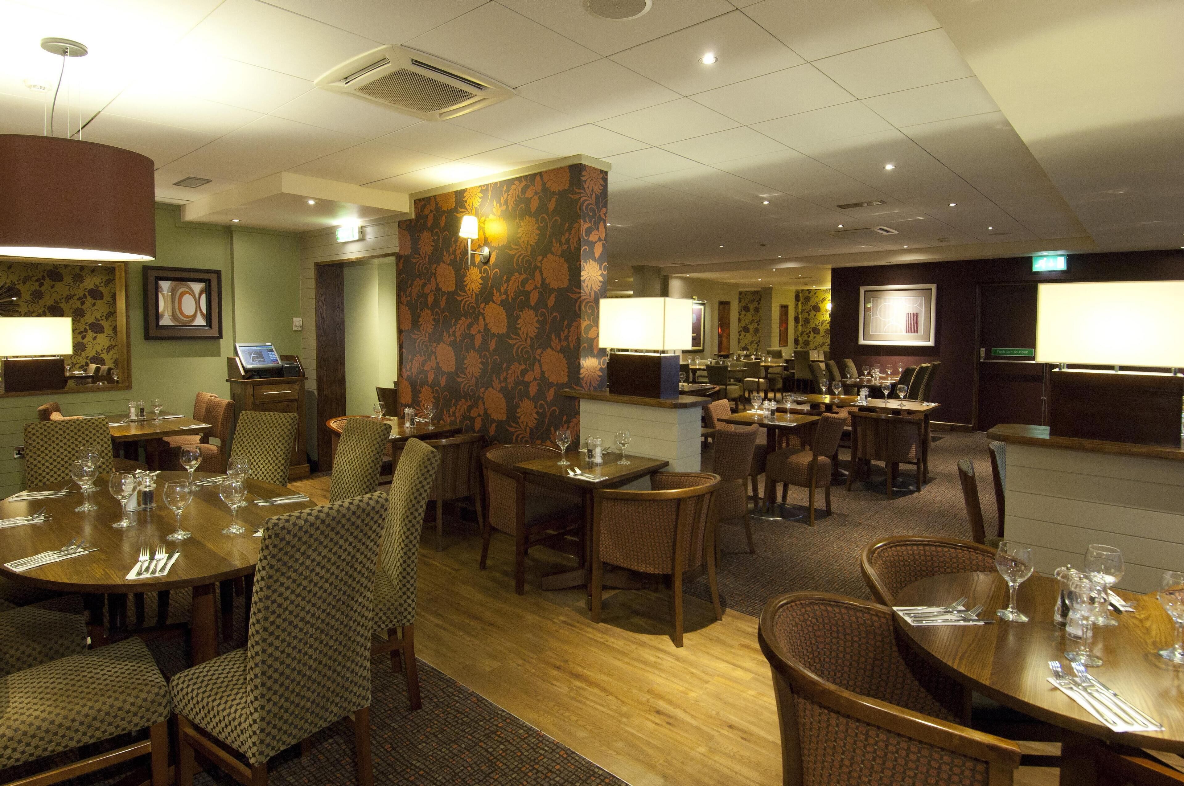 Premier Inn London Heathrow Airport Bath Road