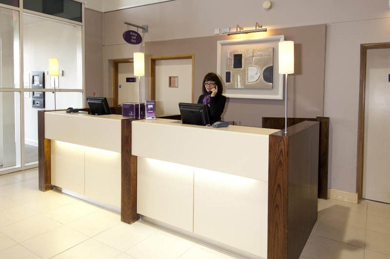 Premier Inn London Heathrow Airport Bath Road