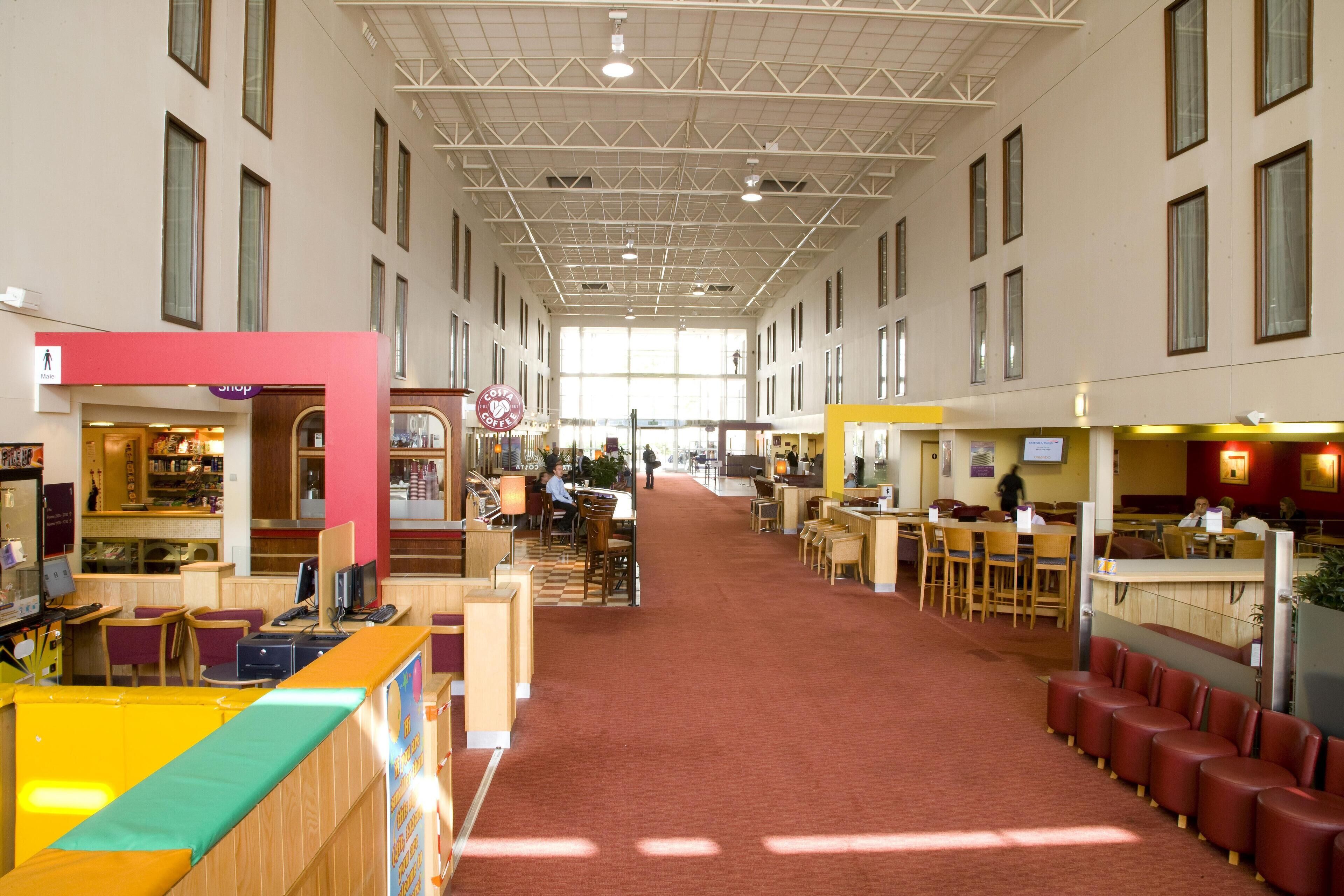 Premier Inn London Heathrow Airport Bath Road