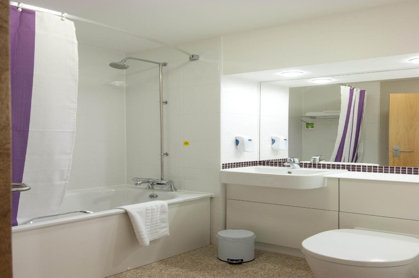 Premier Inn London Heathrow Airport Bath Road
