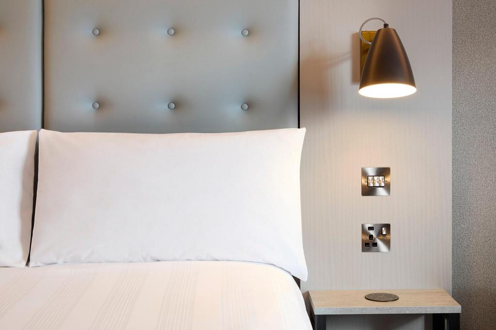 Premier Inn London Heathrow Airport Bath Road